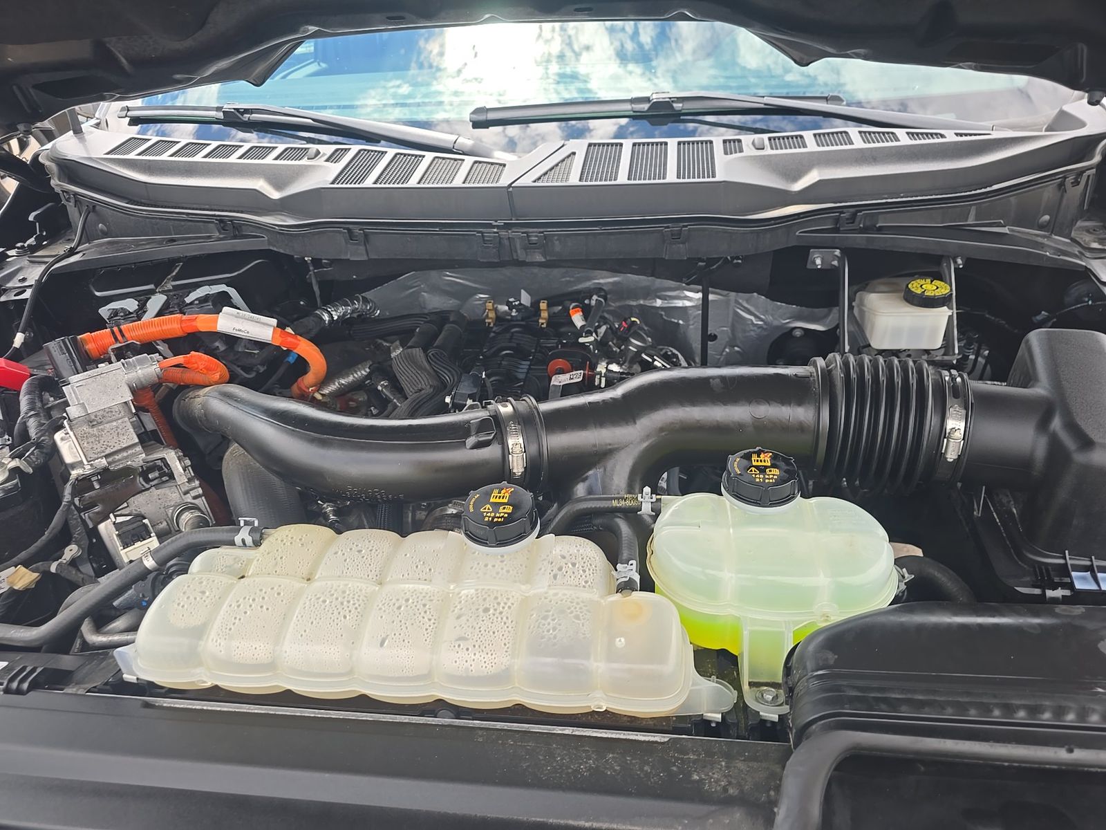 2024 Ford F-150 Hybrid Lariat AWD