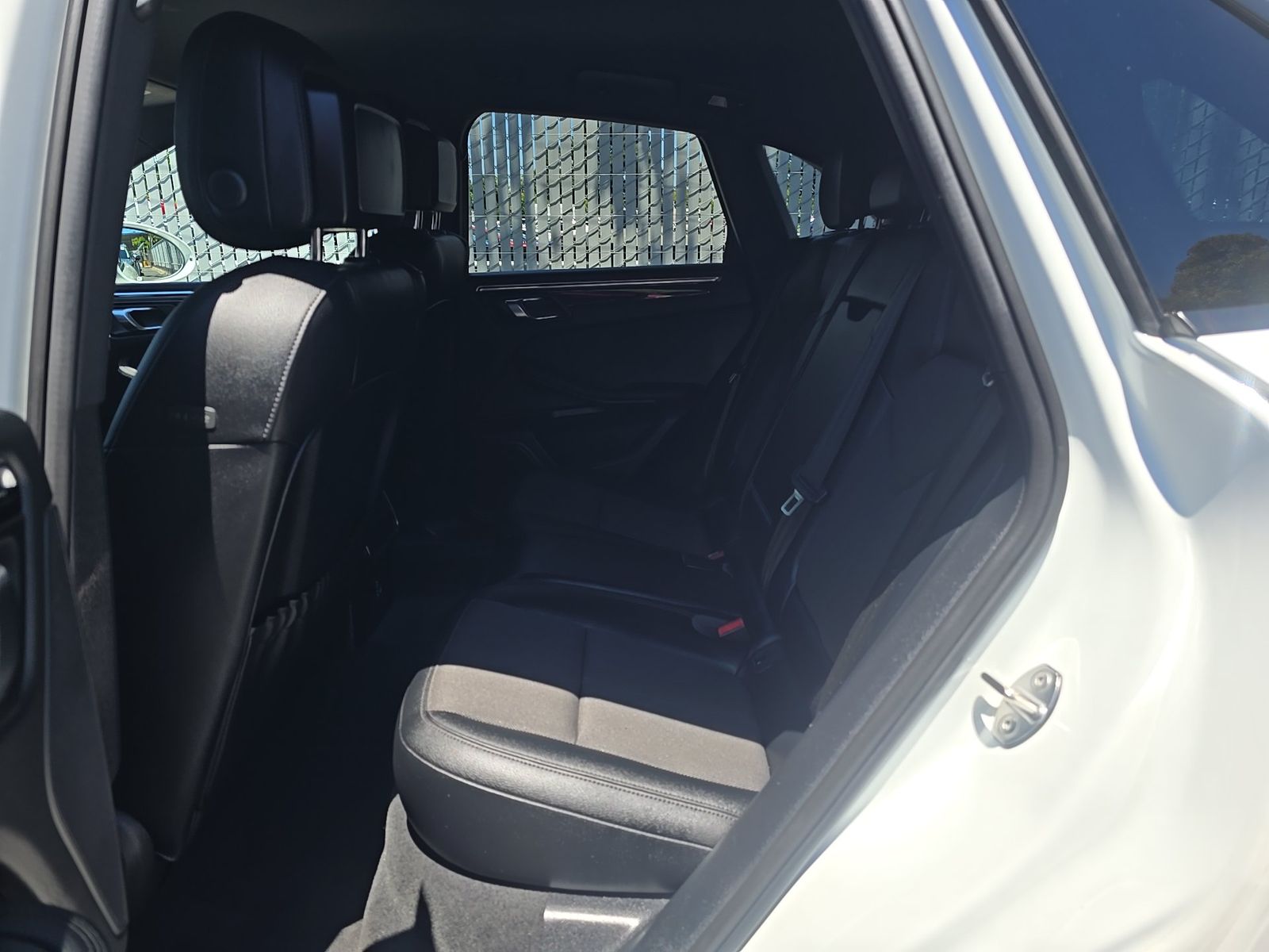 2024 Porsche Macan Base AWD