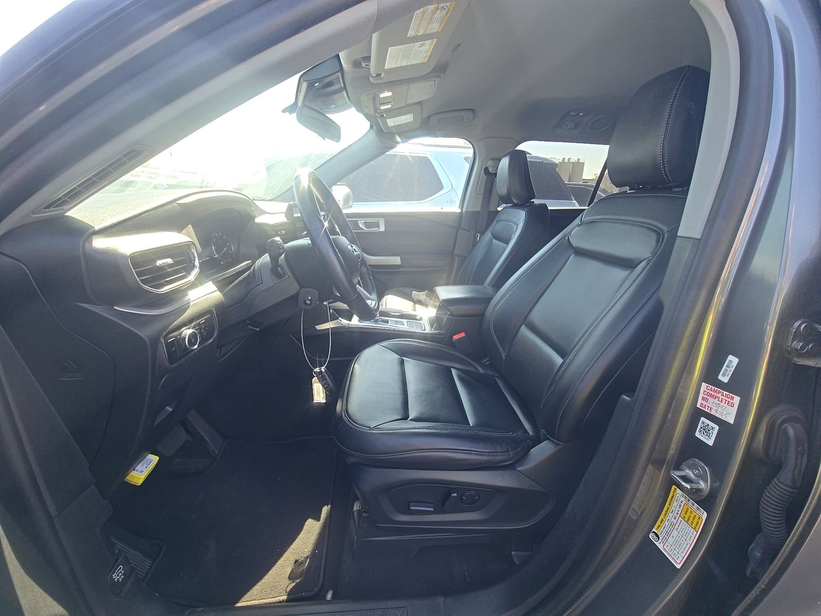 2023 Ford Explorer XLT RWD