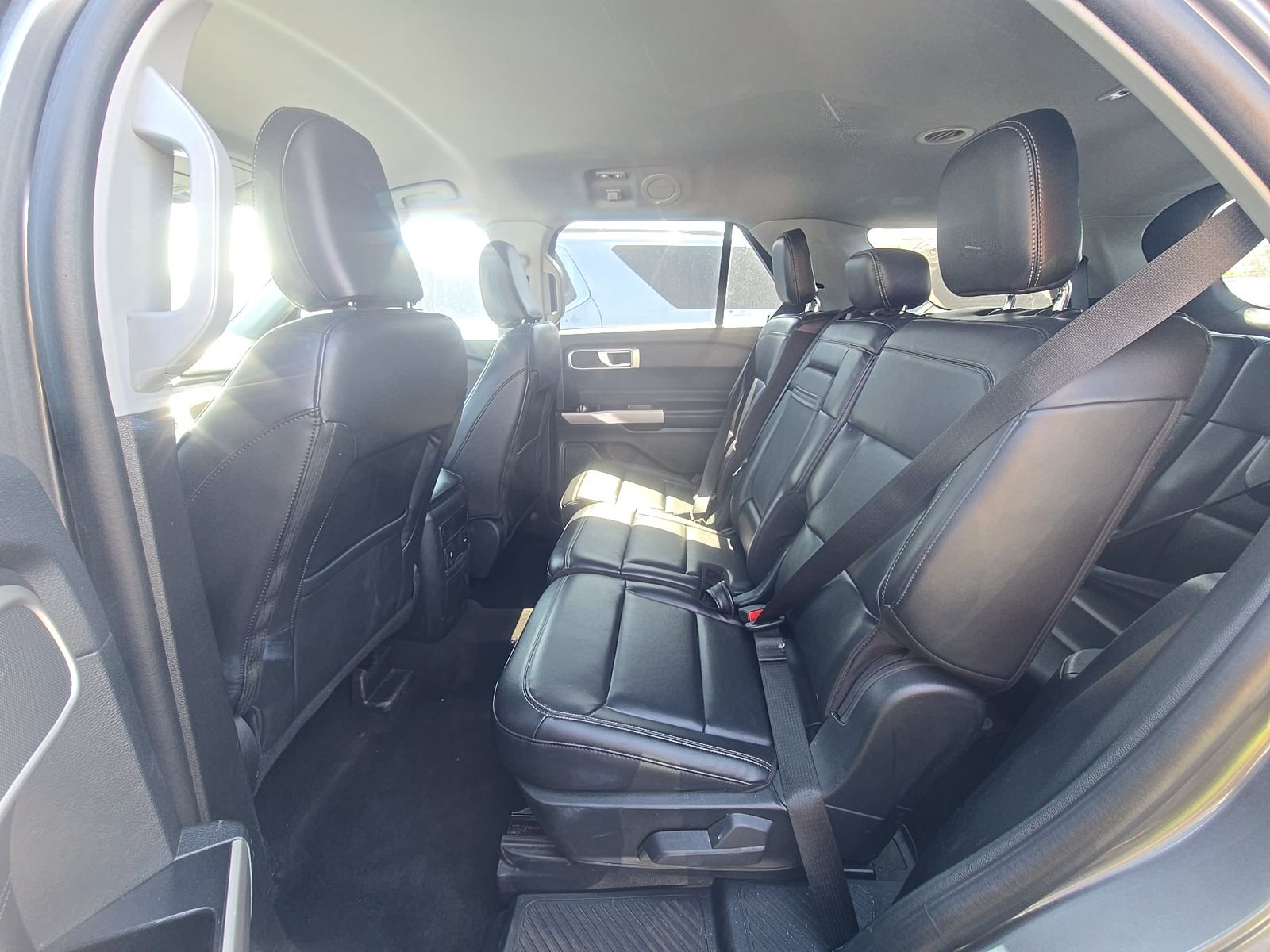 2023 Ford Explorer XLT RWD