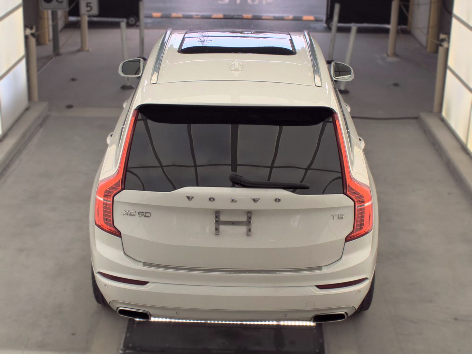 2021 Volvo XC90 T5 Momentum FWD