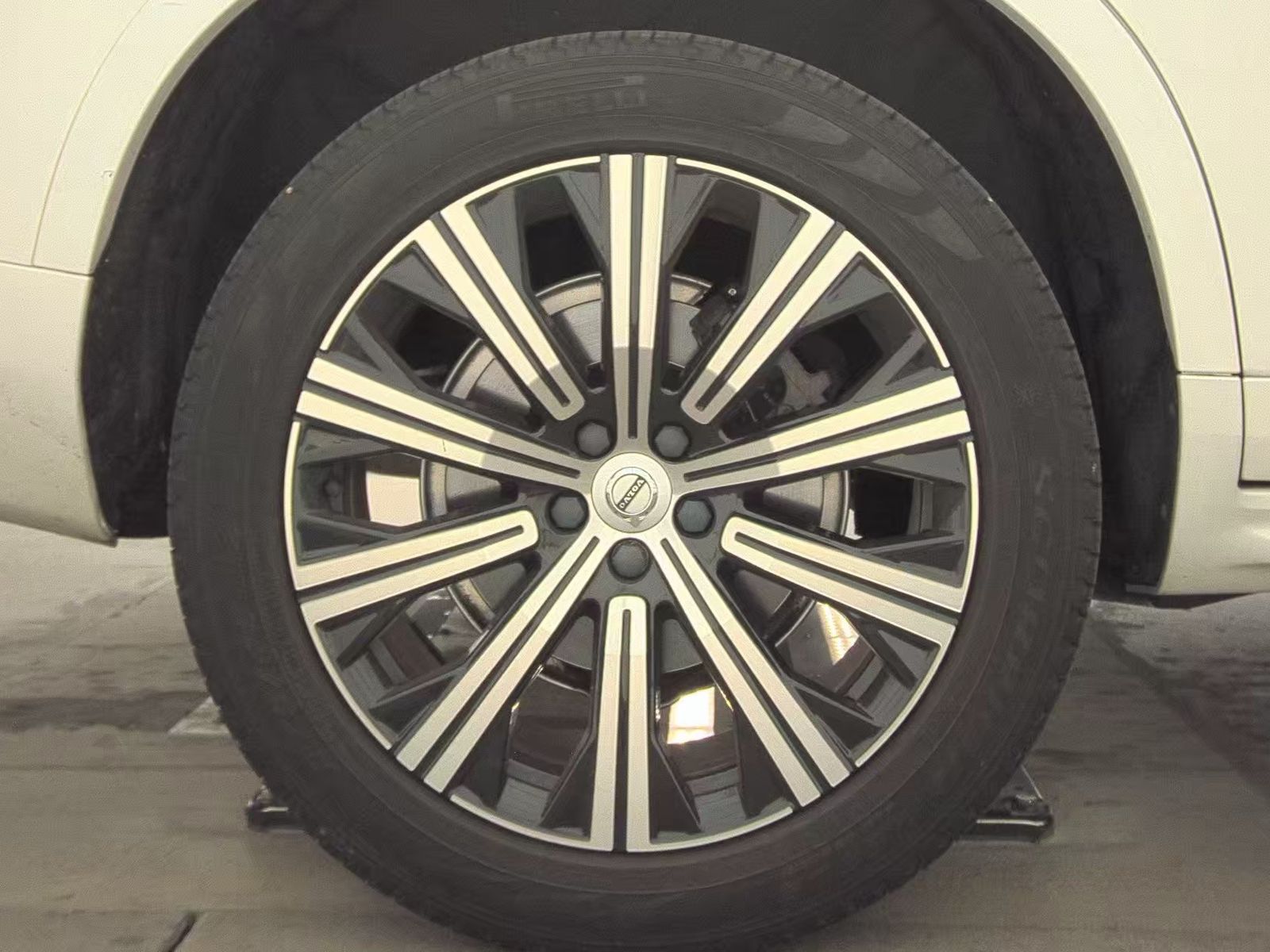 2021 Volvo XC90 T5 Momentum FWD
