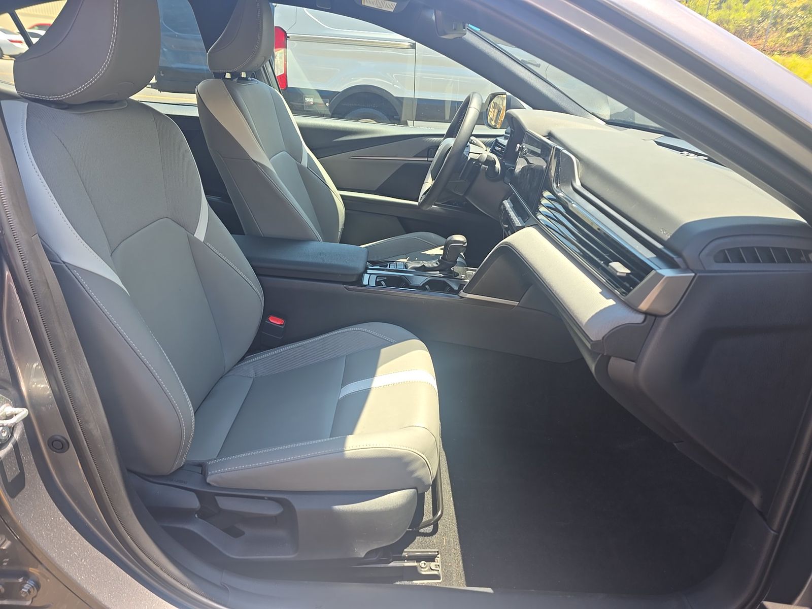 2025 Toyota Camry SE FWD