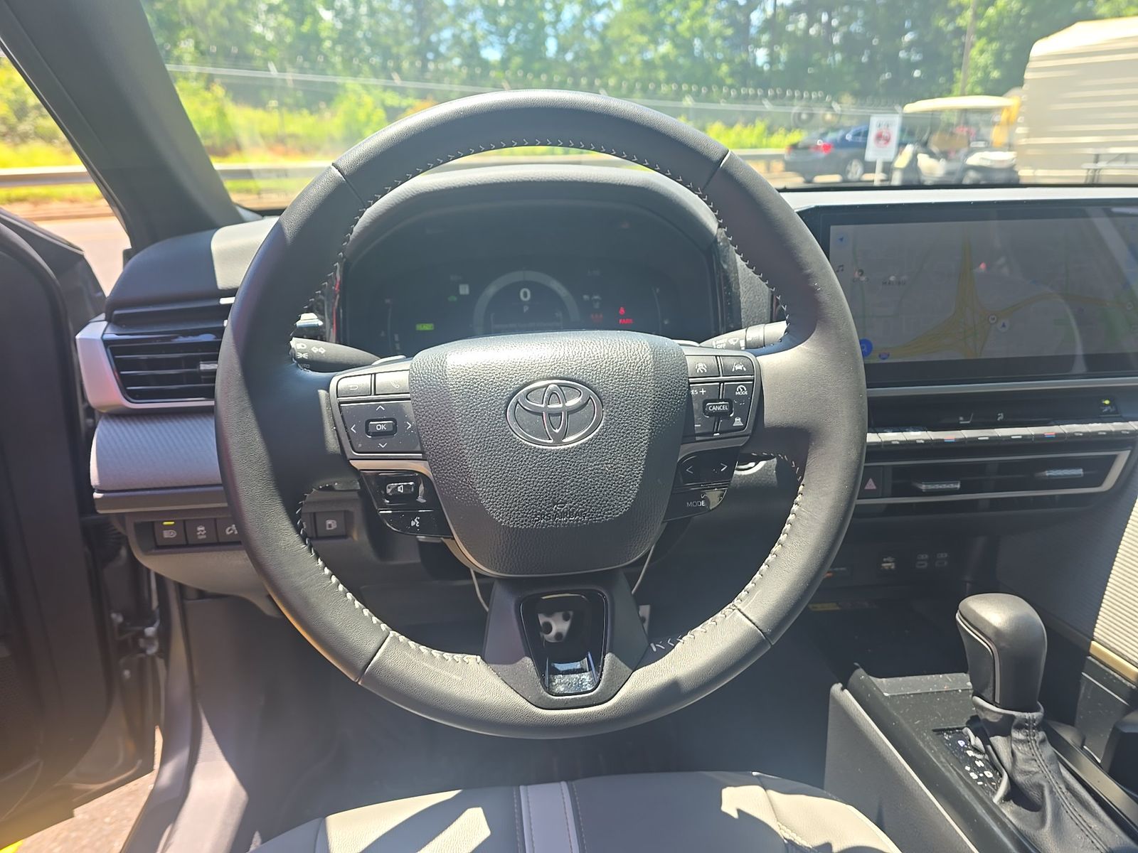 2025 Toyota Camry SE FWD