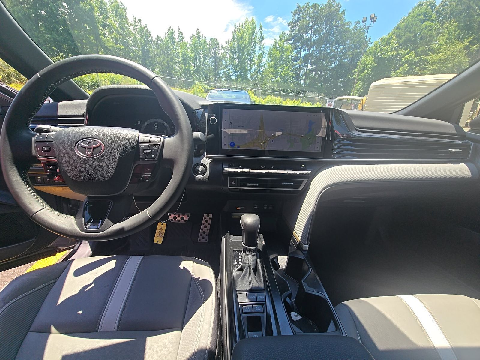 2025 Toyota Camry SE FWD