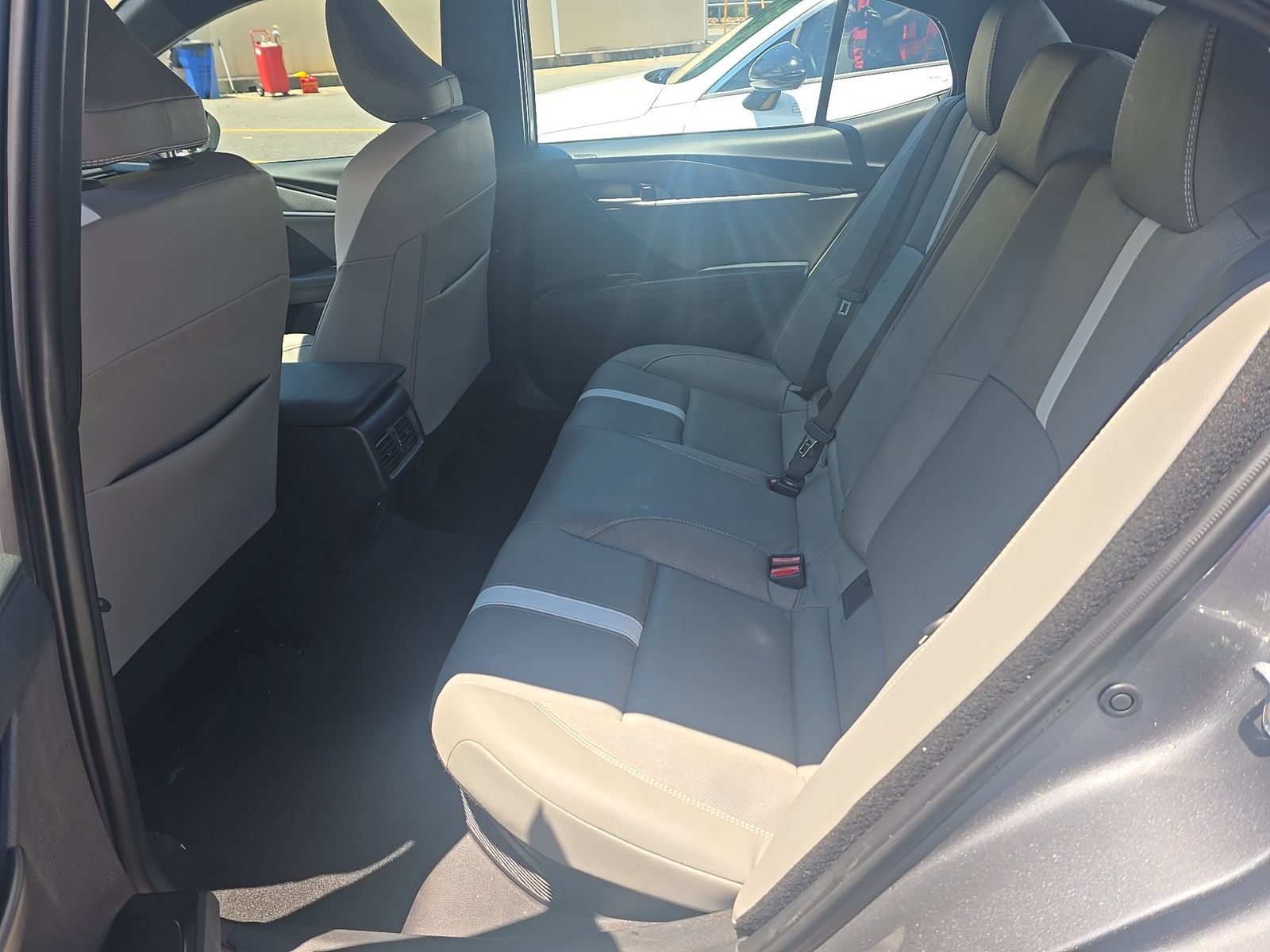 2025 Toyota Camry SE FWD