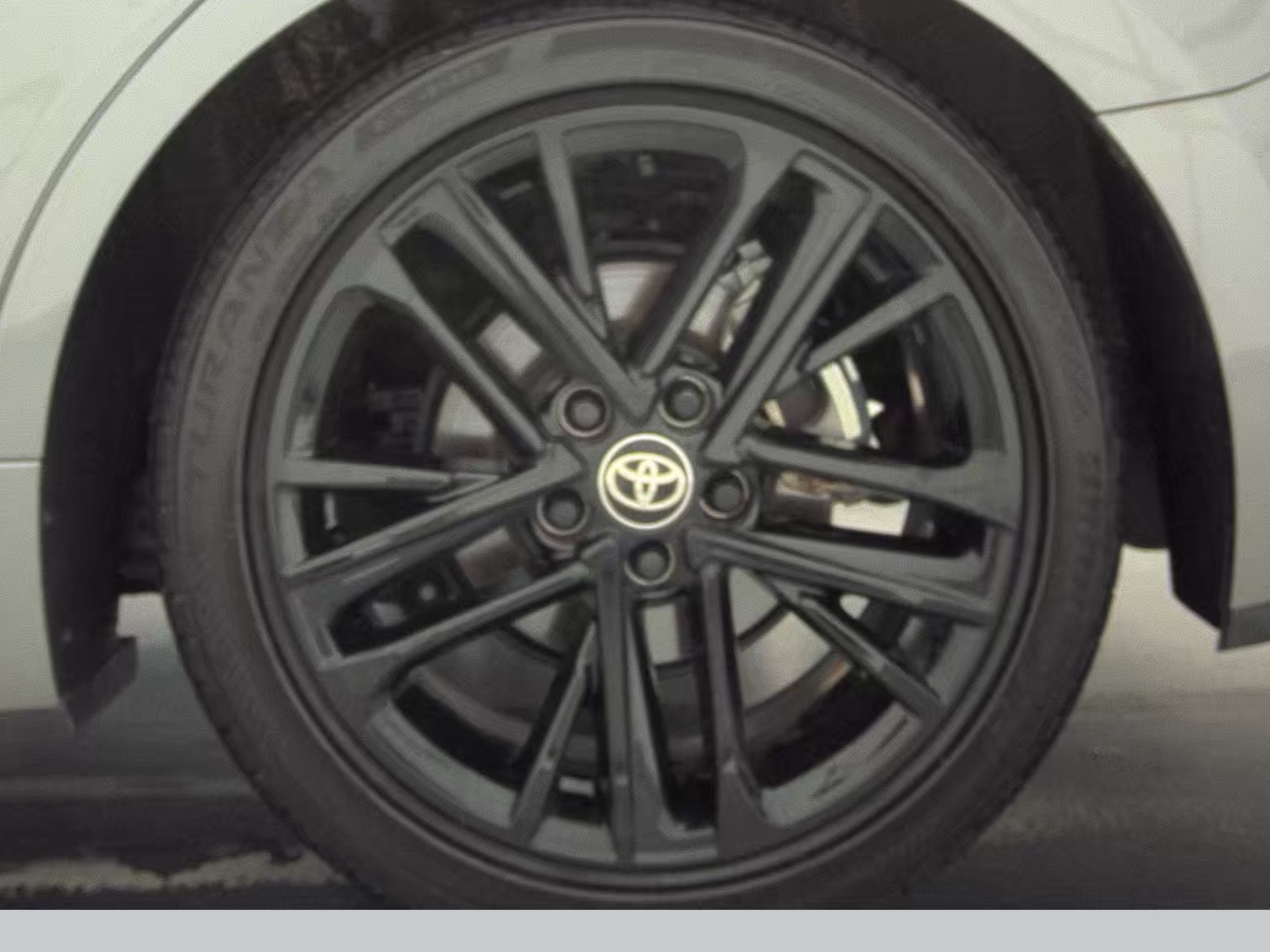 2025 Toyota Camry SE FWD