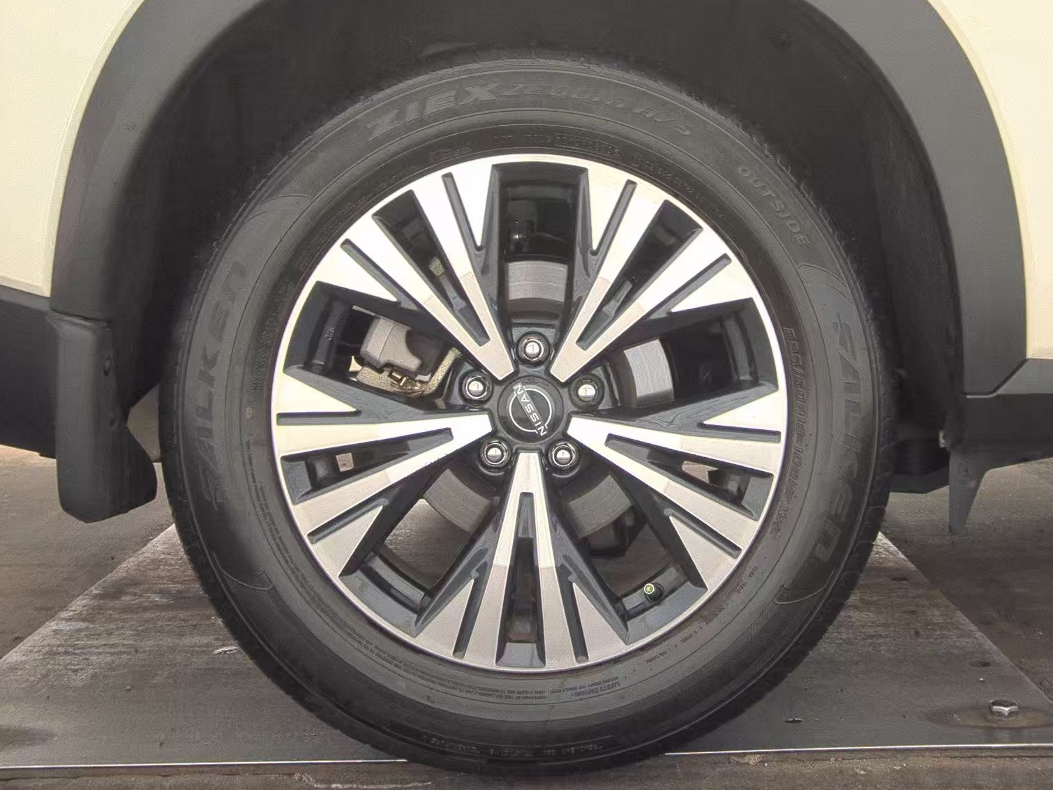 2023 Nissan Rogue SV FWD