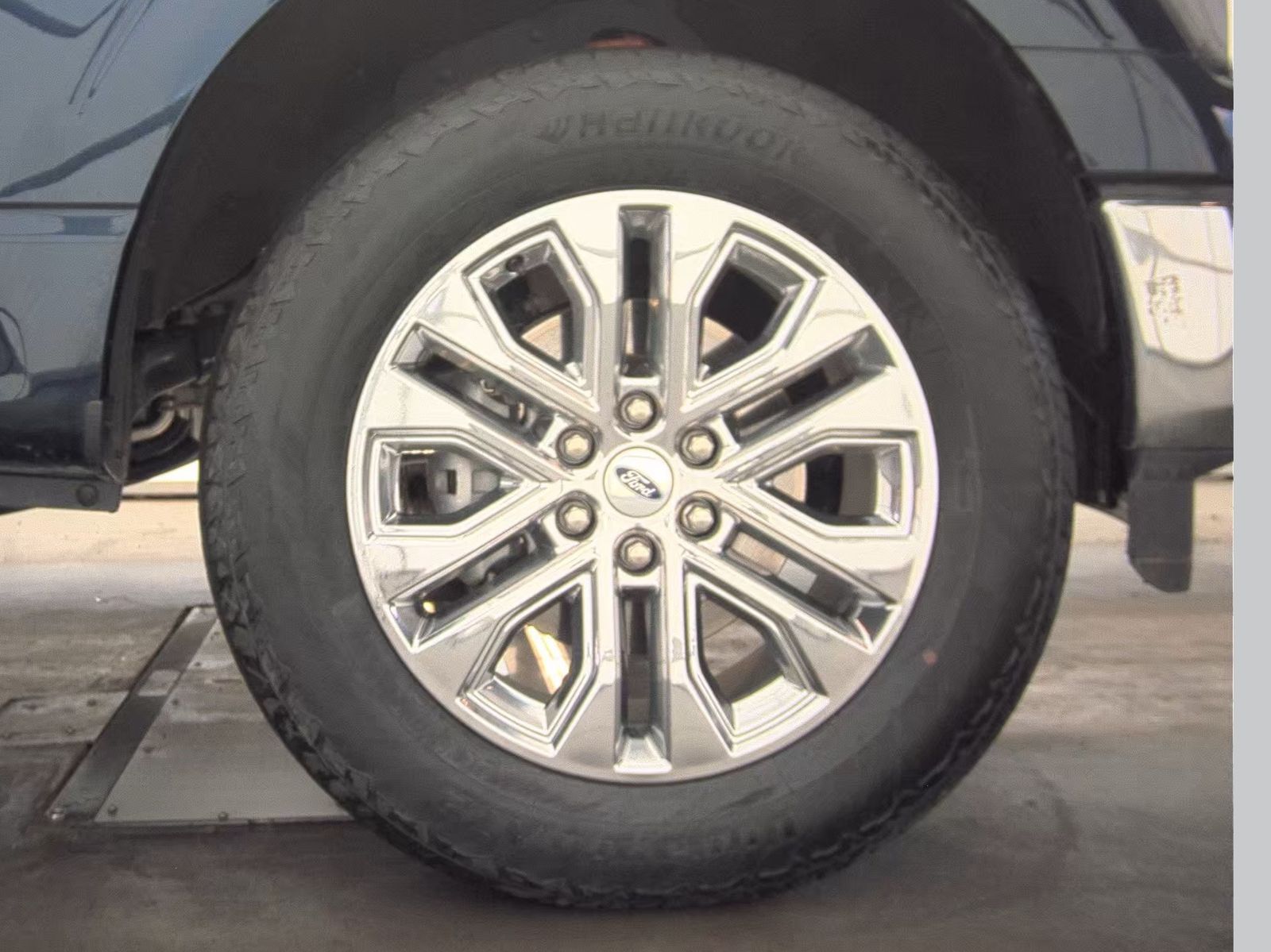 2025 Ford F-150 Hybrid Lariat AWD