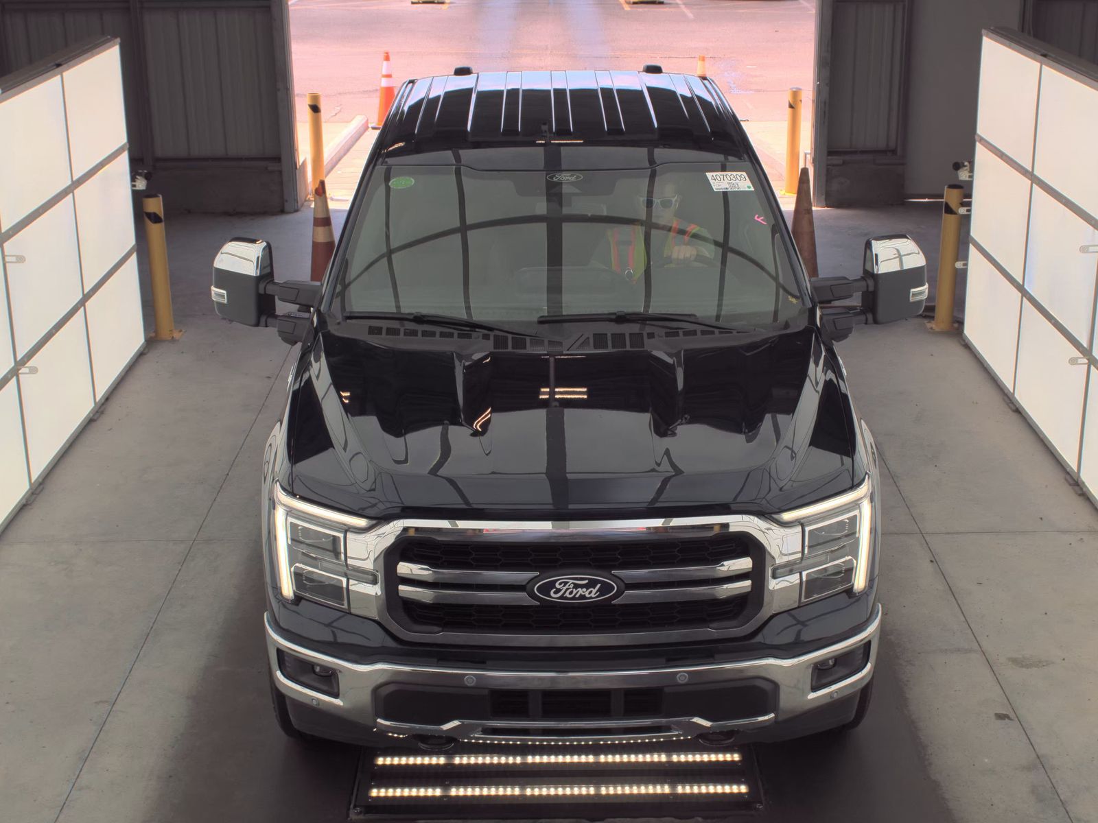 2025 Ford F-150 Hybrid Lariat AWD