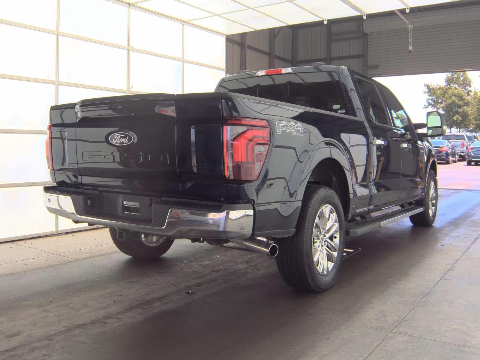 2025 Ford F-150 Hybrid Lariat AWD