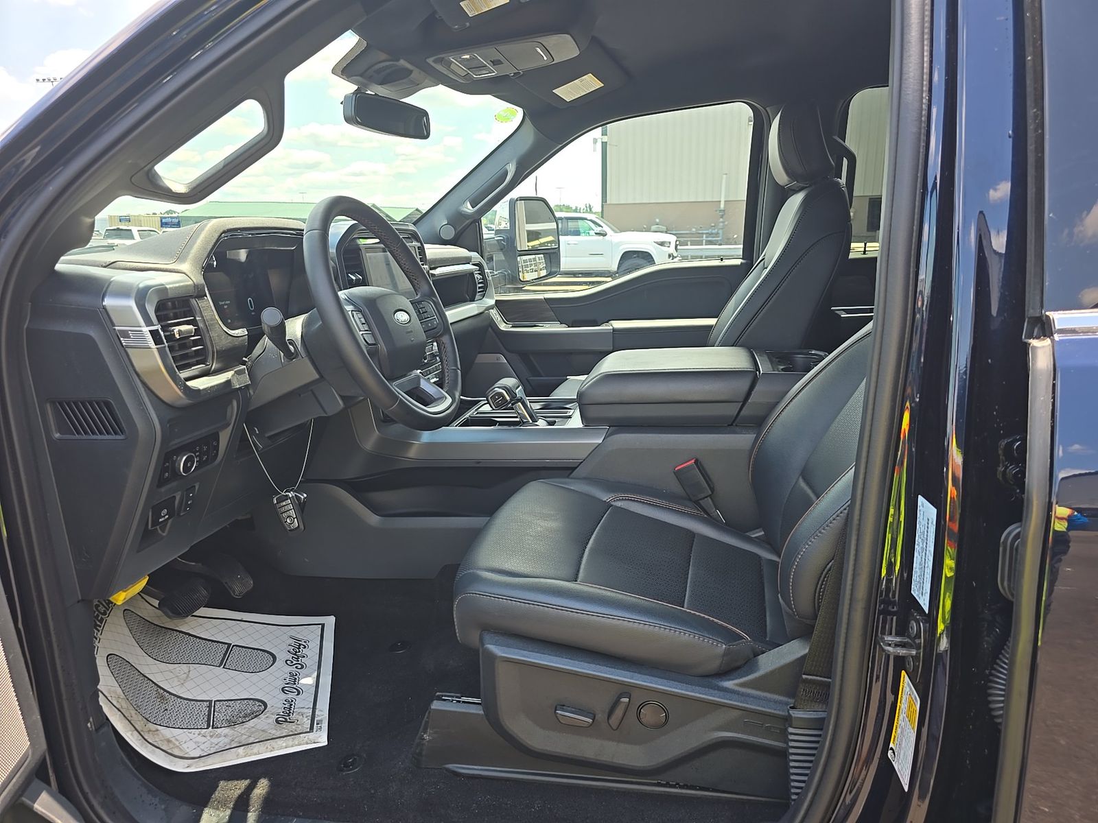 2025 Ford F-150 Hybrid Lariat AWD
