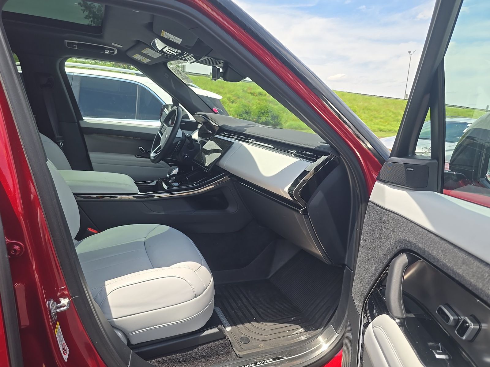 2025 Land Rover Range Rover Sport SE AWD