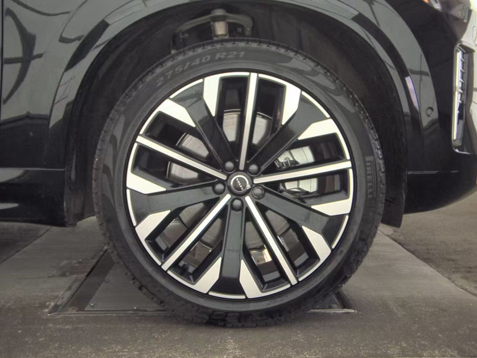 2025 Volvo XC90 Plug-In Hybrid T8 Plus AWD