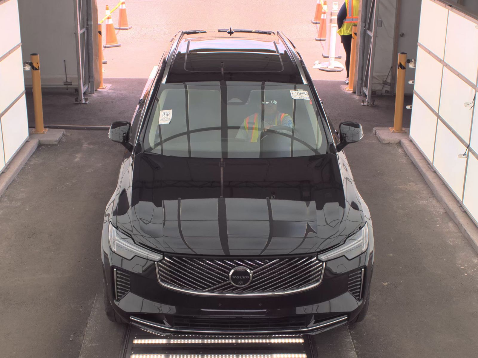 2025 Volvo XC90 Plug-In Hybrid T8 Plus AWD