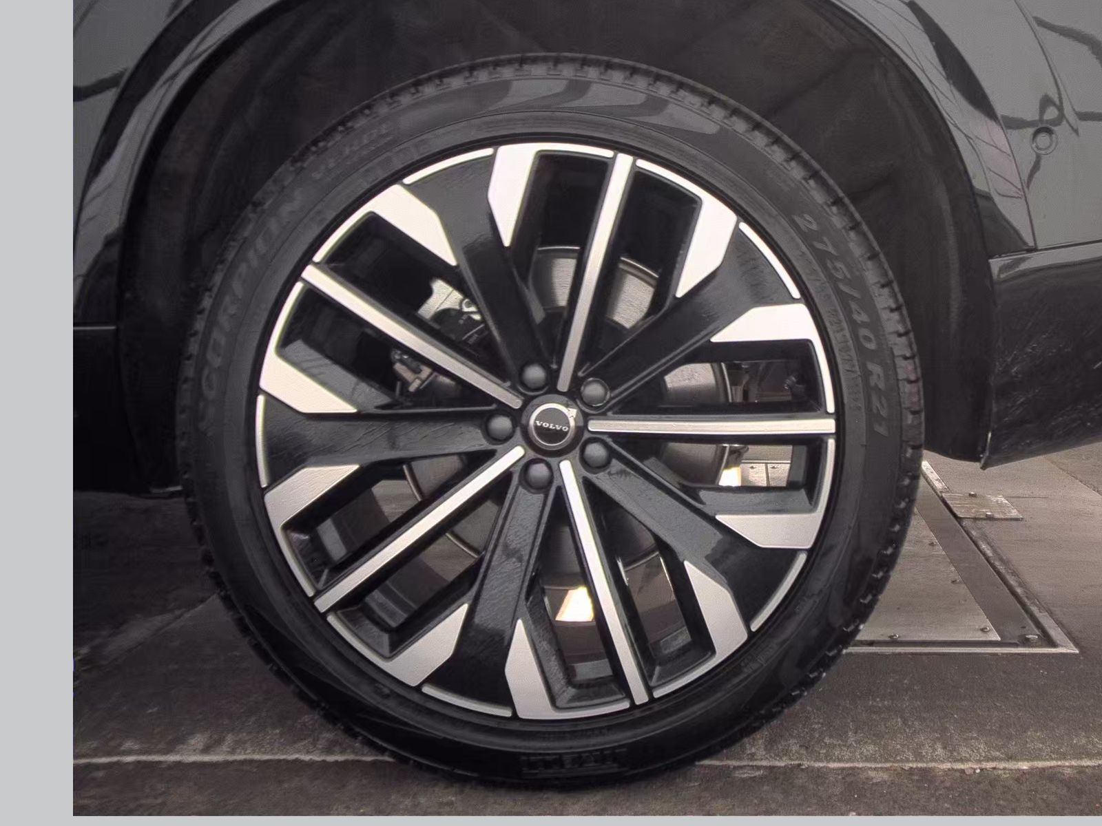 2025 Volvo XC90 Plug-In Hybrid T8 Plus AWD