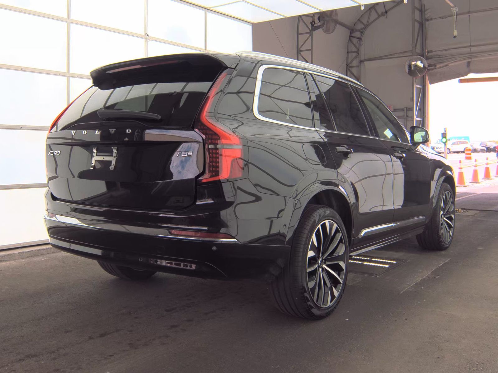 2025 Volvo XC90 Plug-In Hybrid T8 Plus AWD
