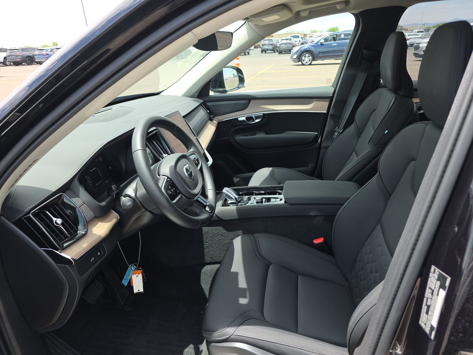 2025 Volvo XC90 Plug-In Hybrid T8 Plus AWD