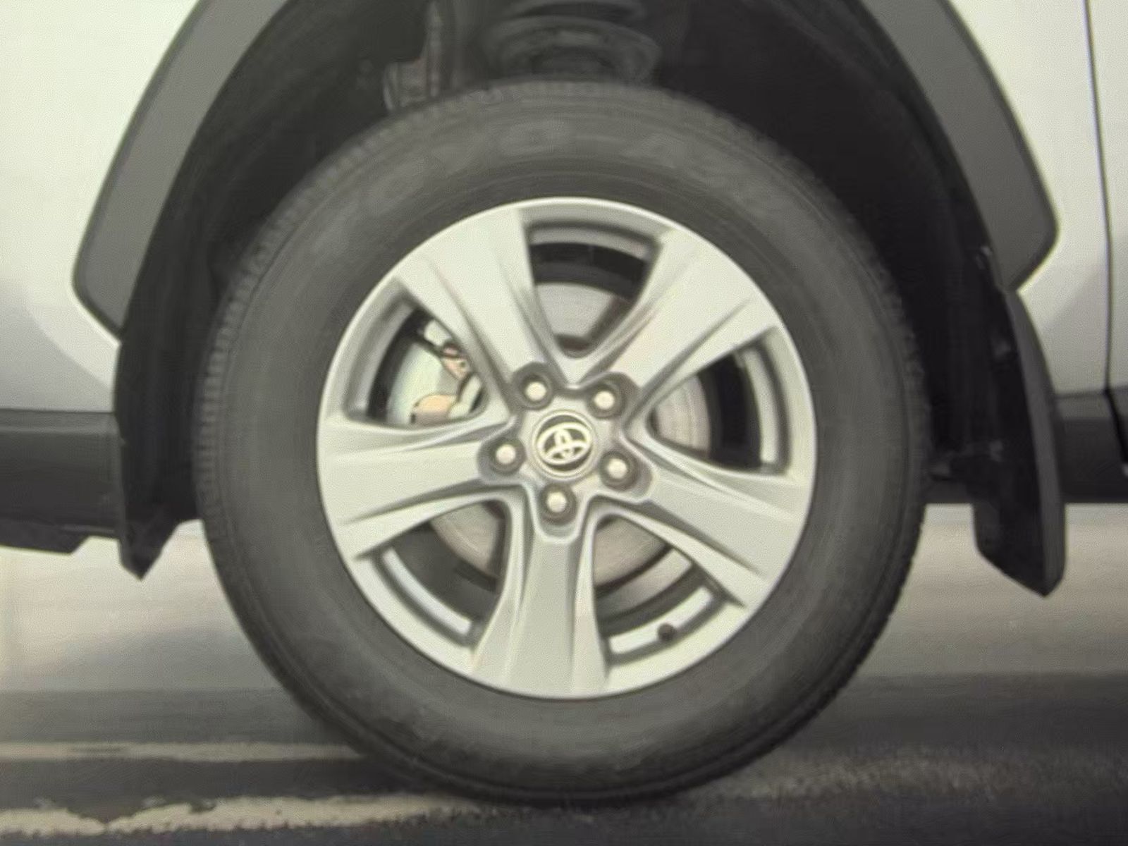 2024 Toyota RAV4 XLE FWD