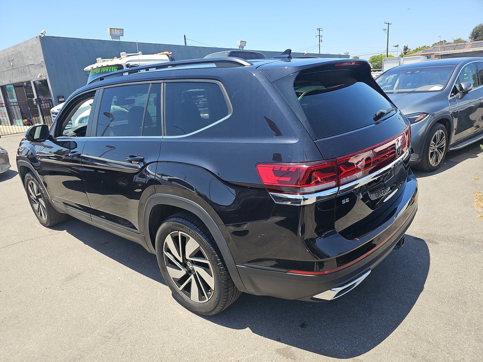 2024 Volkswagen Atlas 2.0T SE FWD