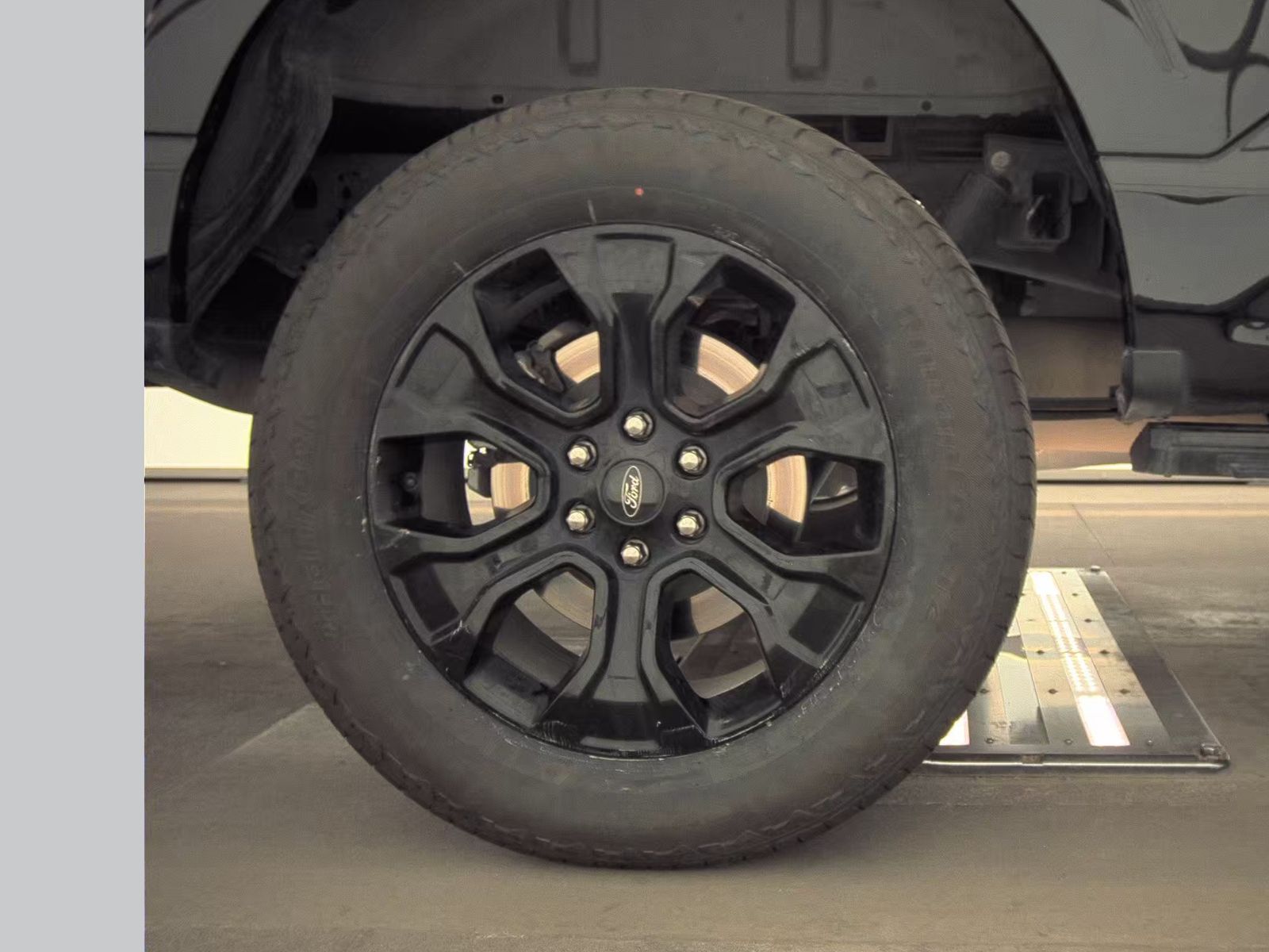 2023 Ford F-150 Lariat AWD