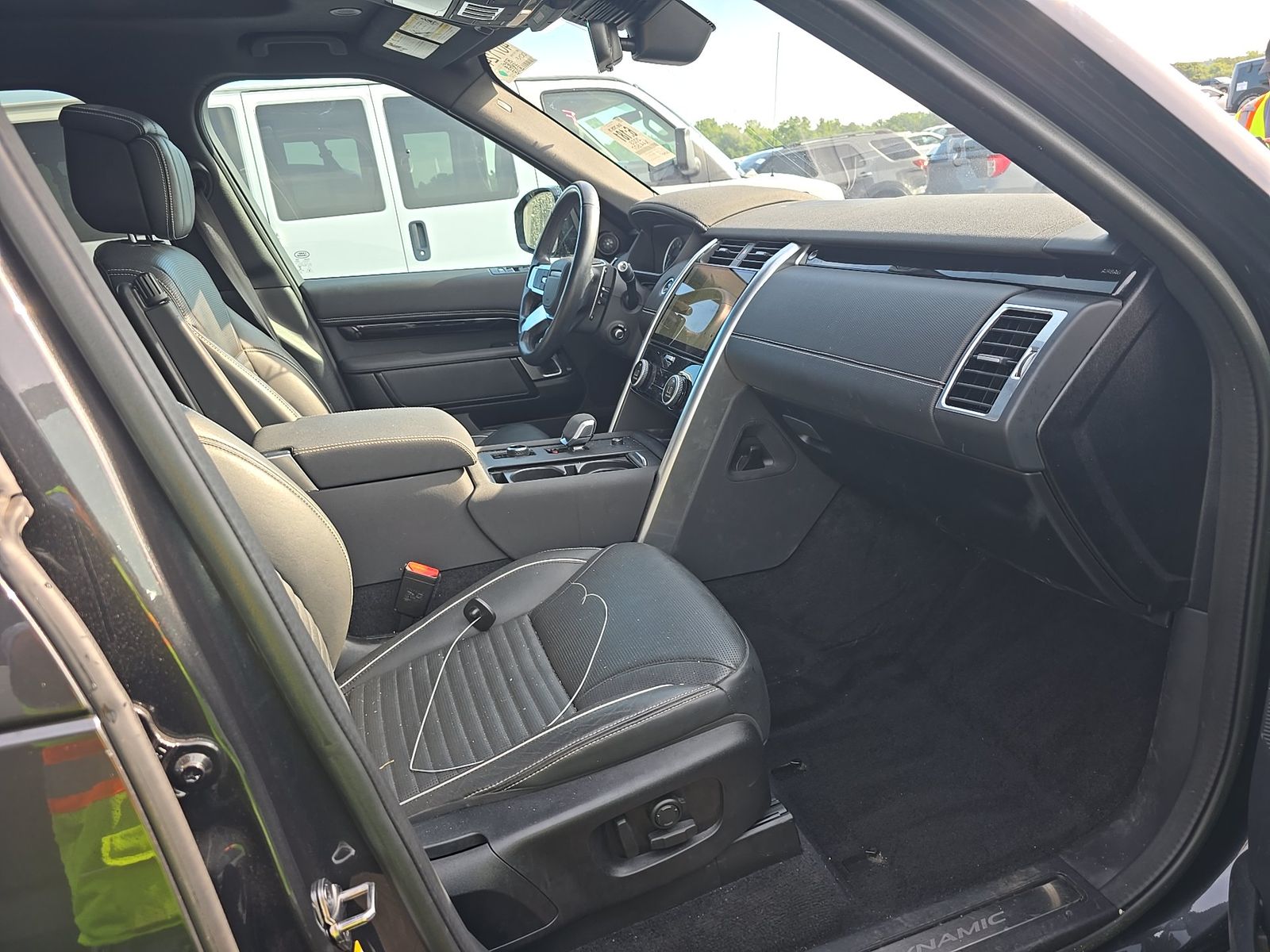 2023 Land Rover Discovery Metropolitan Edition AWD
