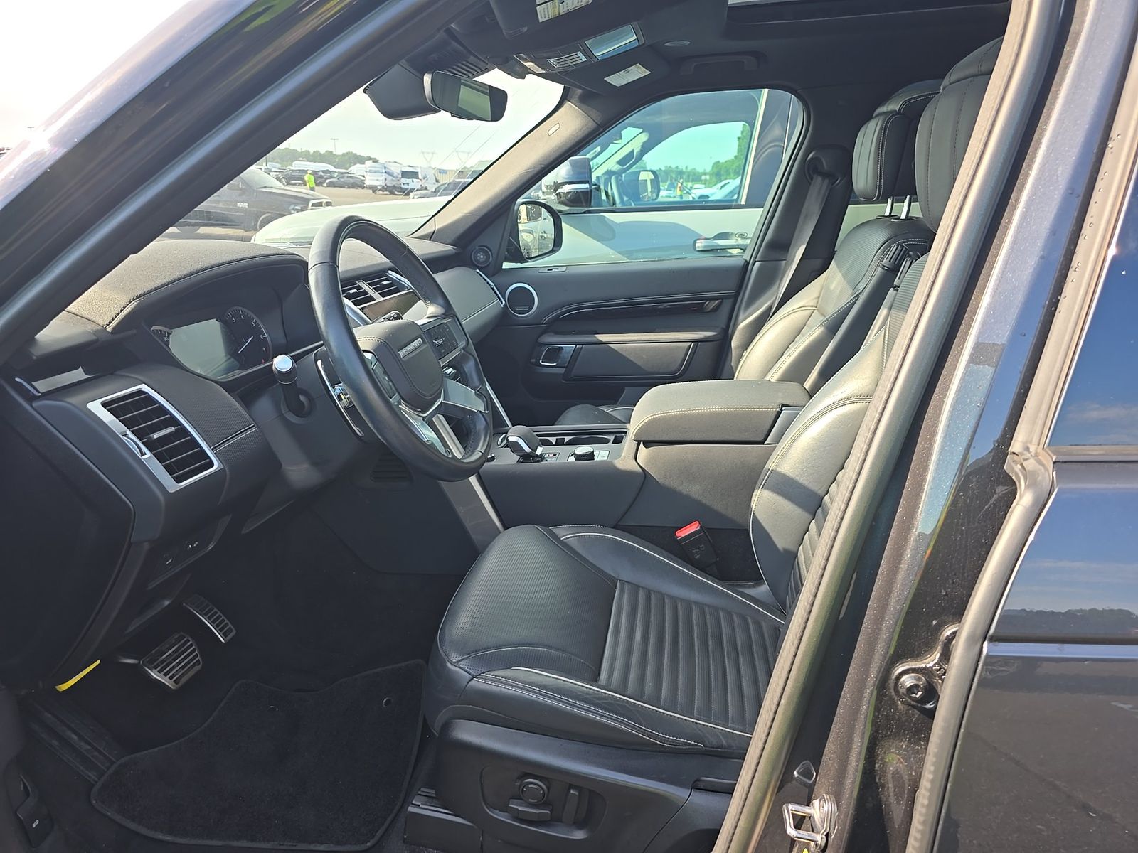 2023 Land Rover Discovery Metropolitan Edition AWD