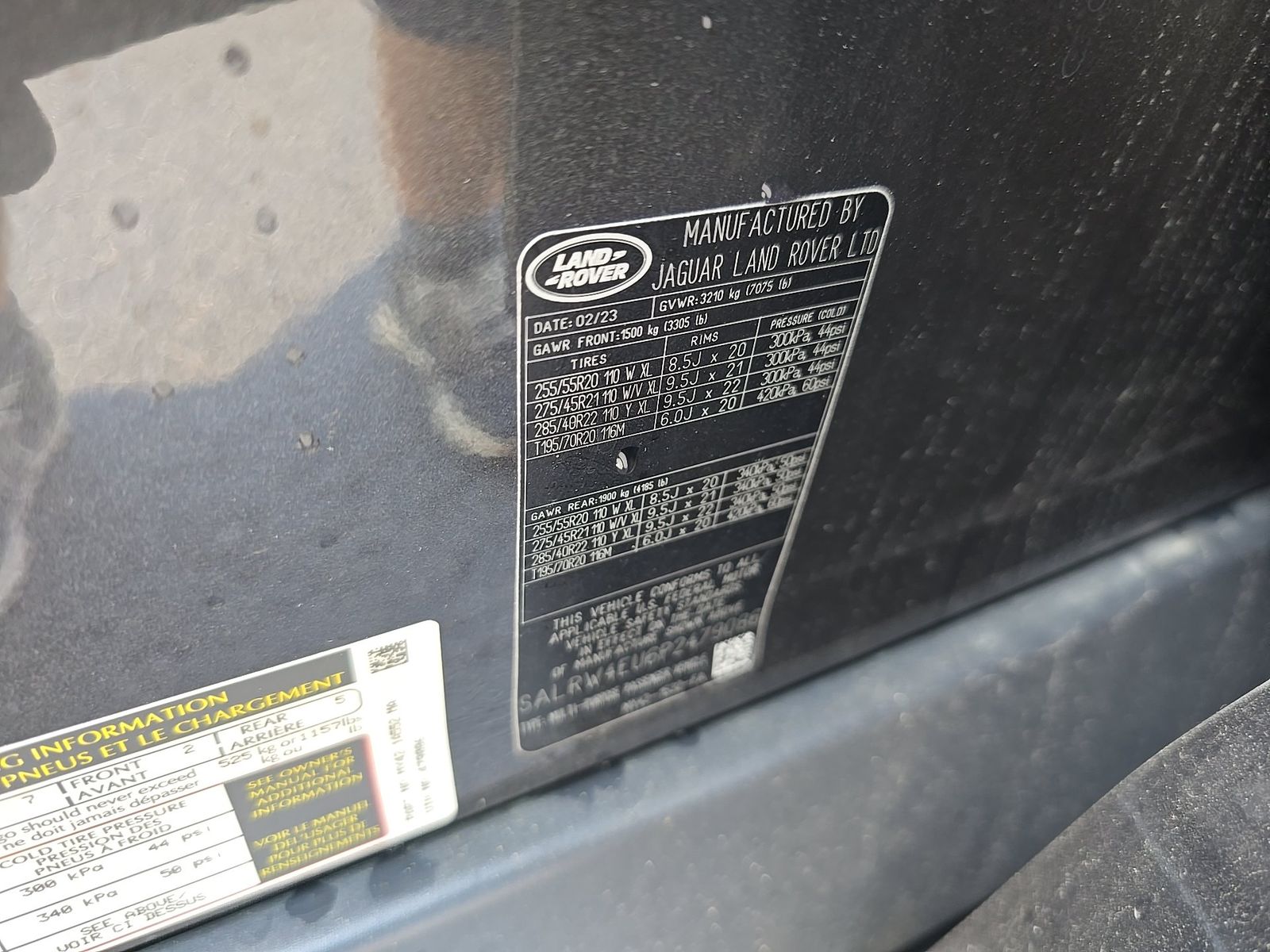 2023 Land Rover Discovery Metropolitan Edition AWD