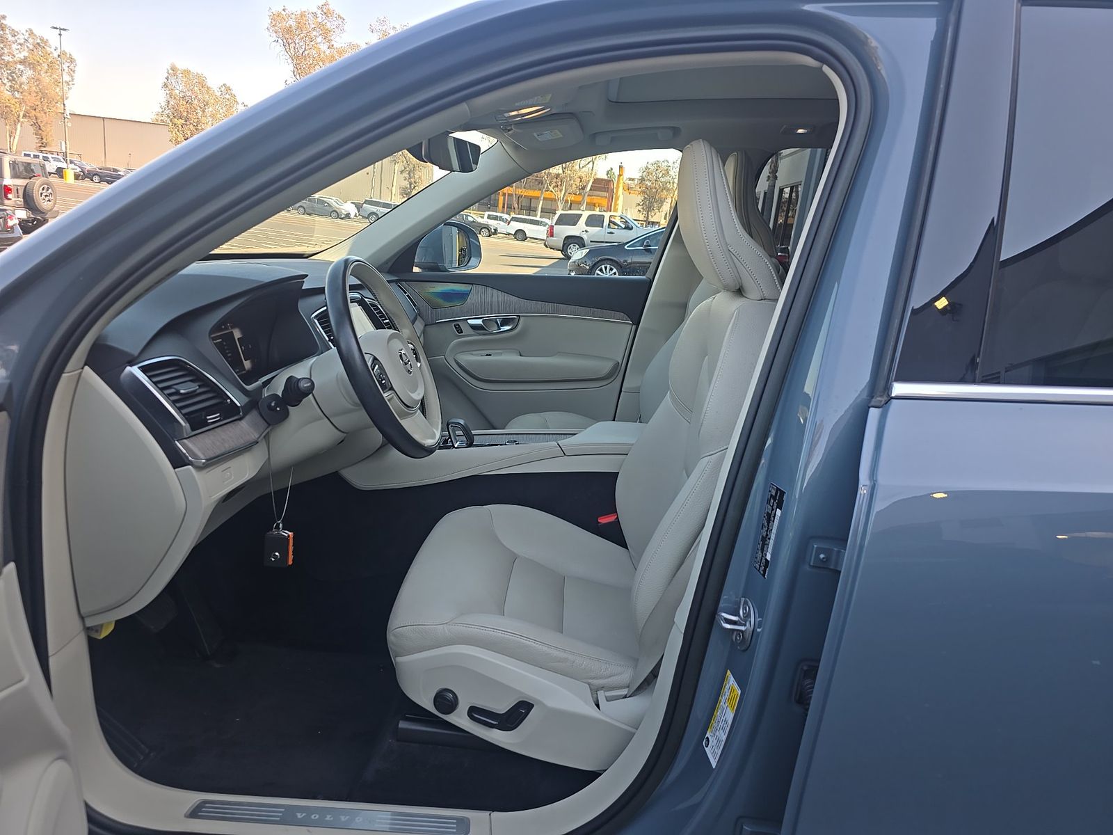 2023 Volvo XC90 B6 Plus AWD