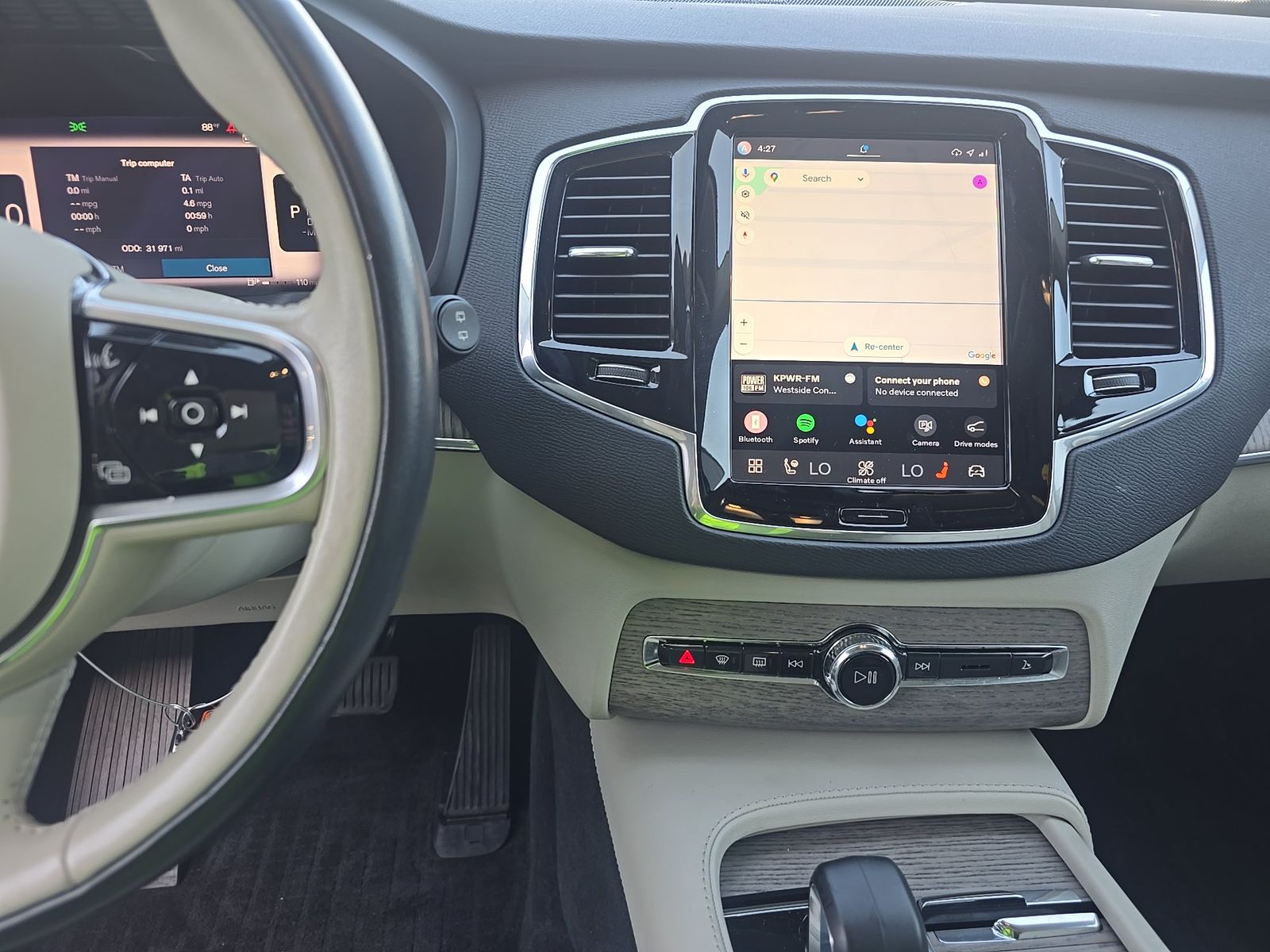 2023 Volvo XC90 B6 Plus AWD