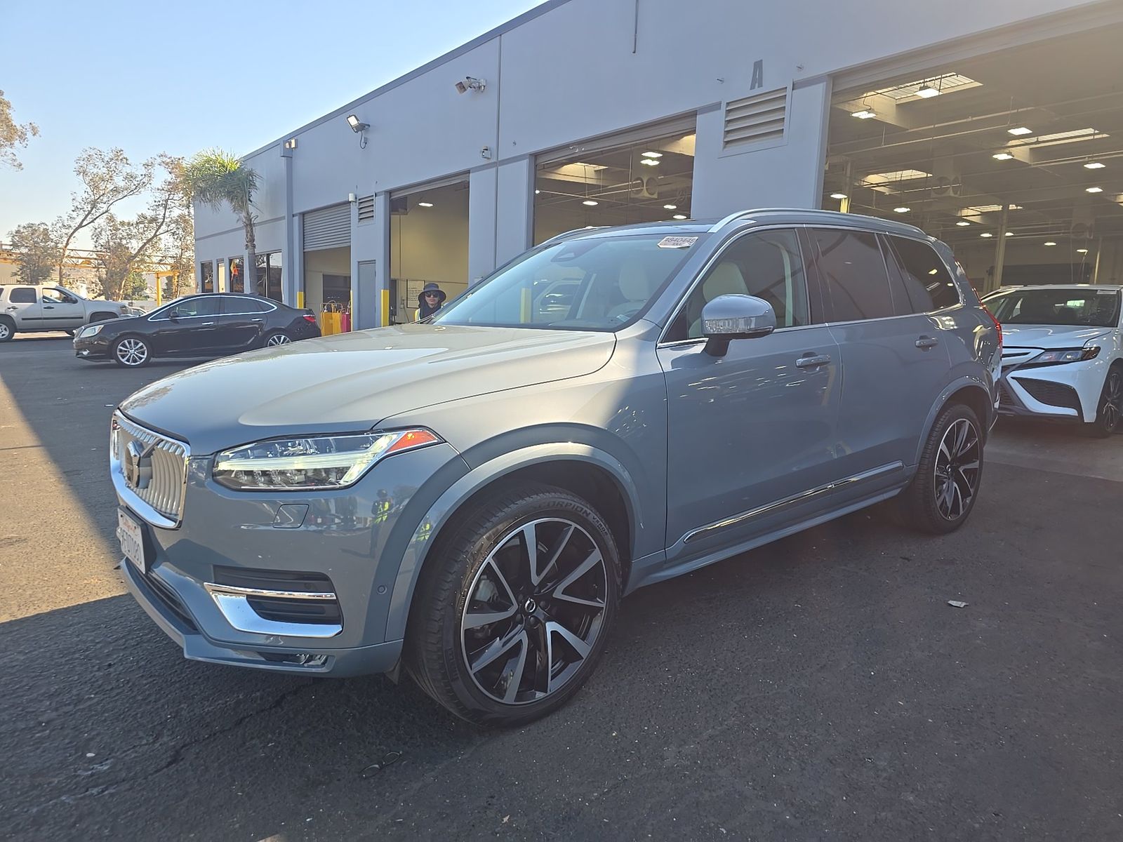 2023 Volvo XC90 B6 Plus AWD