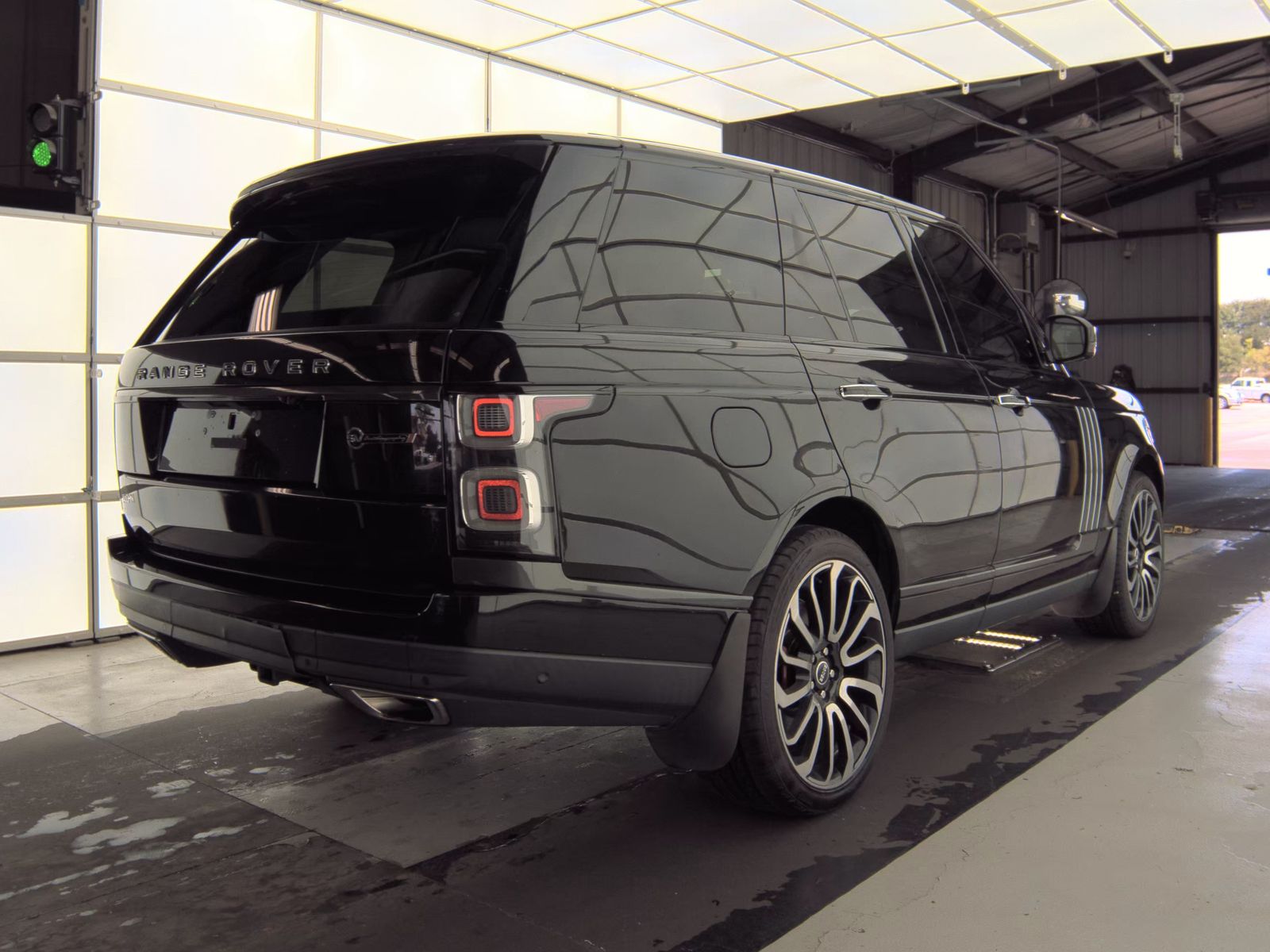 2022 Land Rover Range Rover SV Autobiography Dynamic AWD