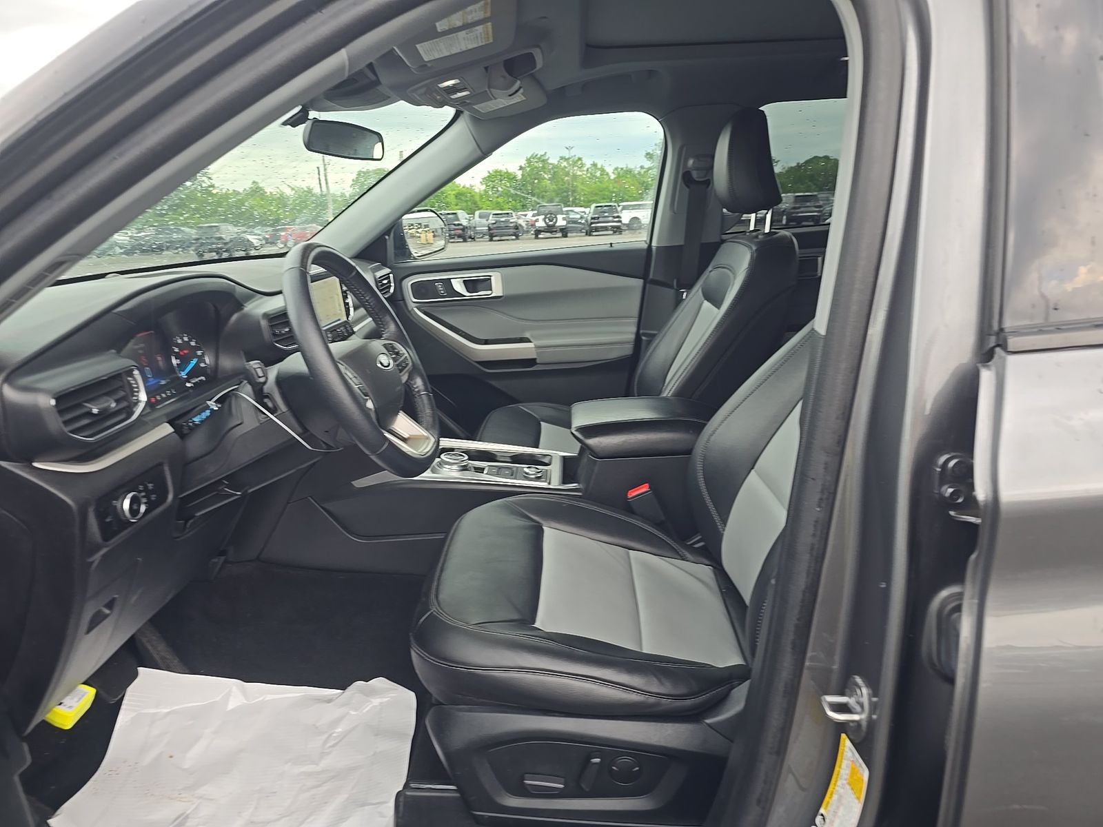 2023 Ford Explorer XLT AWD