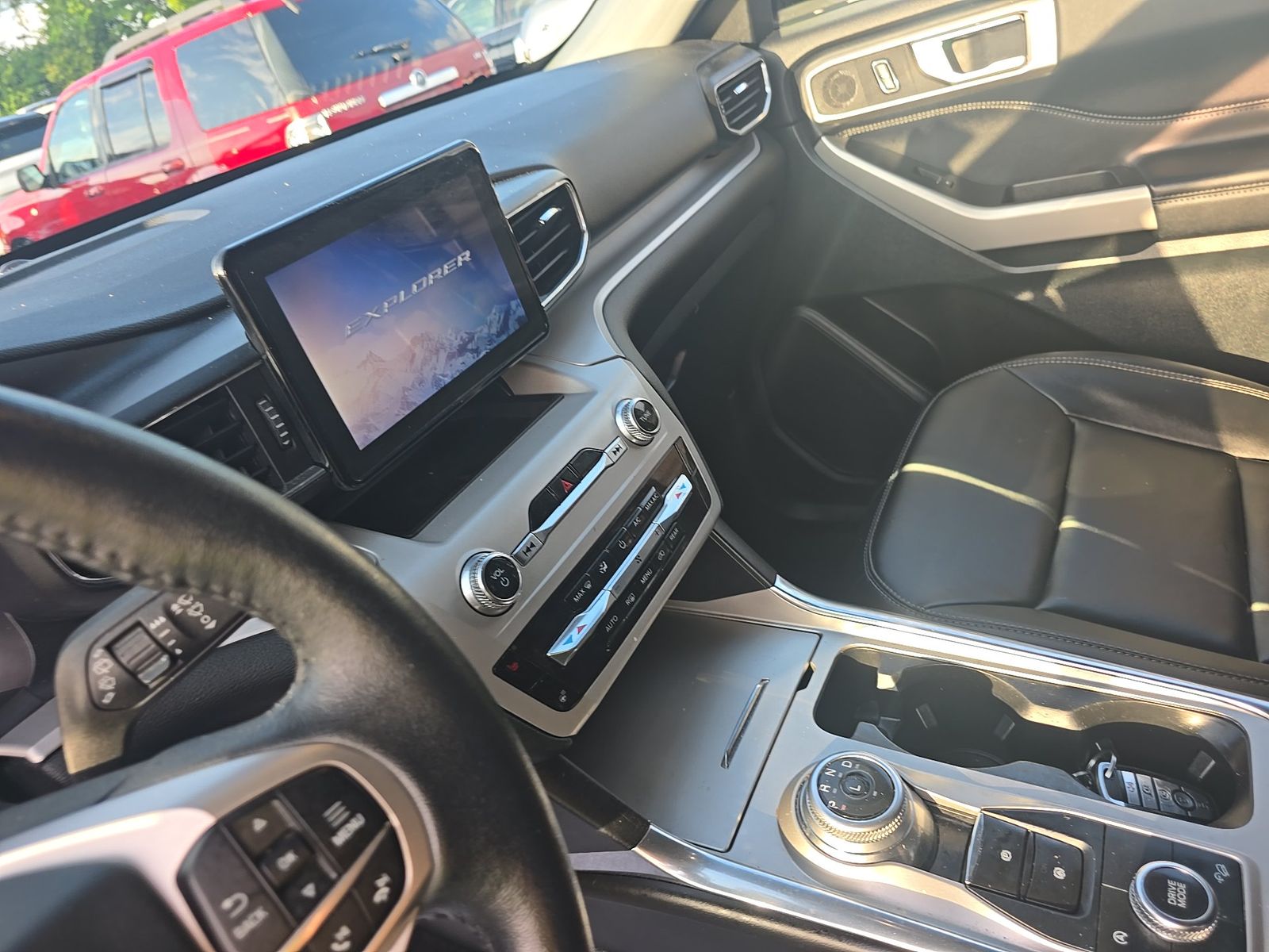 2024 Ford Explorer XLT AWD