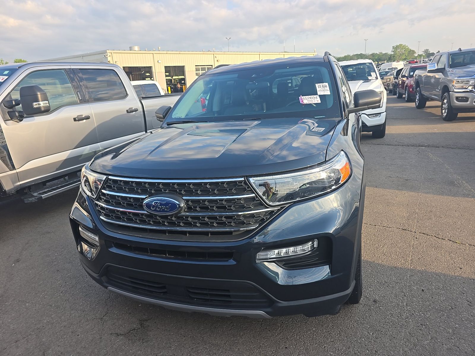 2024 Ford Explorer XLT AWD