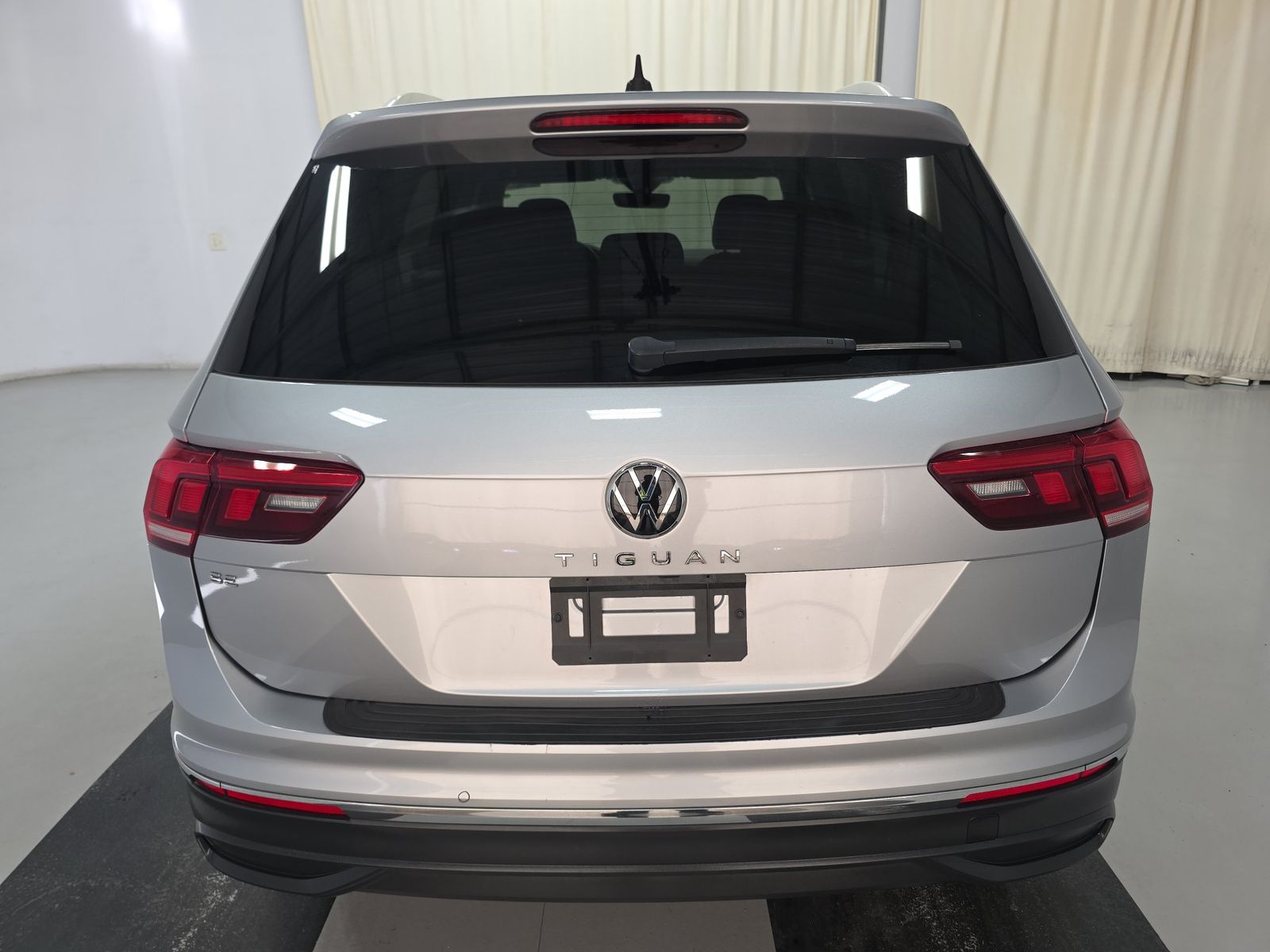 2023 Volkswagen Tiguan 2.0T SE FWD