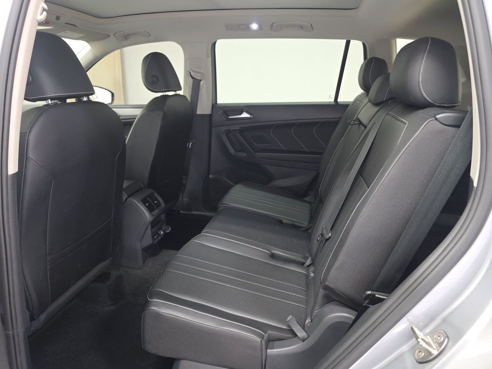 2023 Volkswagen Tiguan 2.0T SE FWD