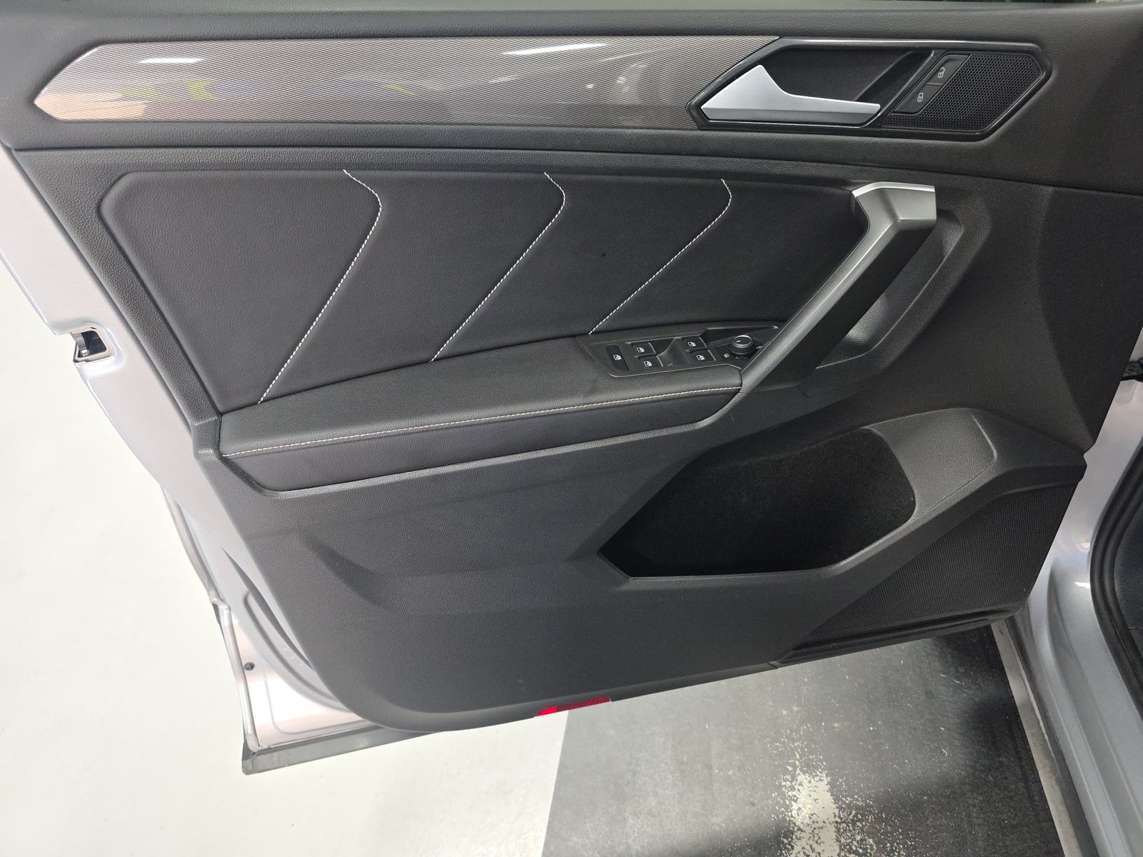 2023 Volkswagen Tiguan 2.0T SE FWD