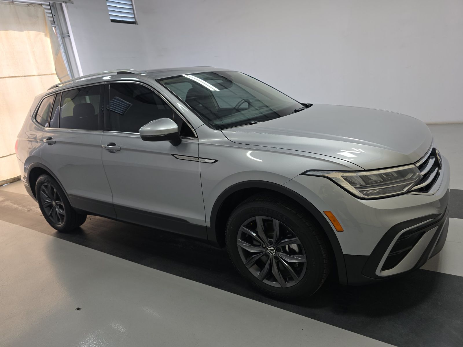 2023 Volkswagen Tiguan 2.0T SE FWD