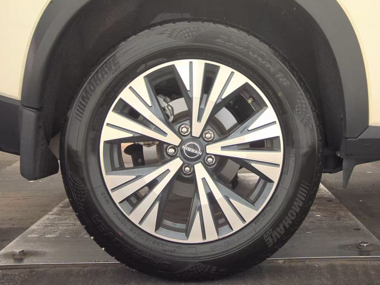 2023 Nissan Rogue SV FWD