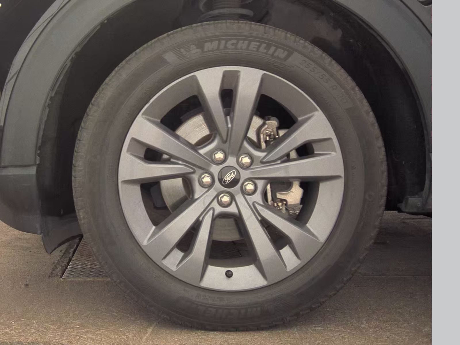 2023 Ford Explorer XLT AWD