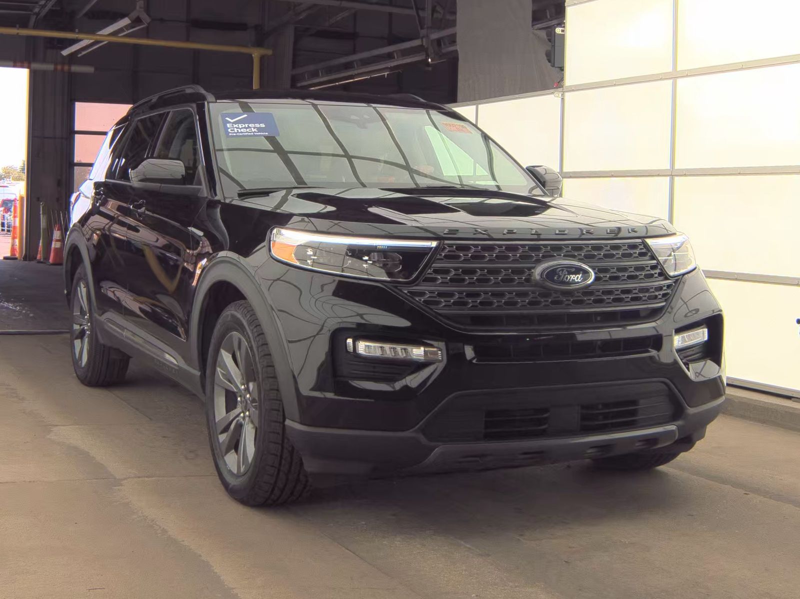 2023 Ford Explorer XLT AWD