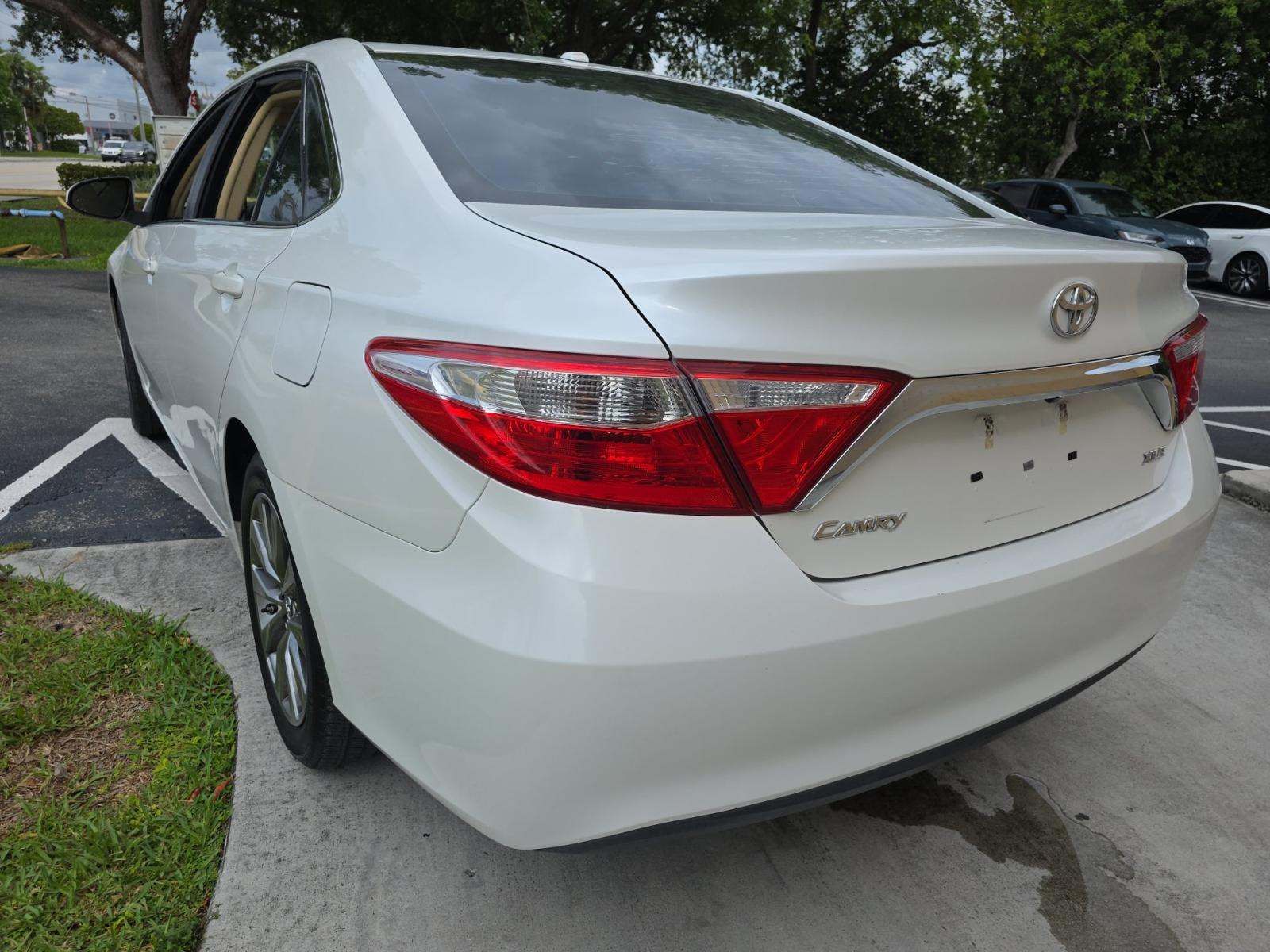 2017 Toyota Camry XLE FWD