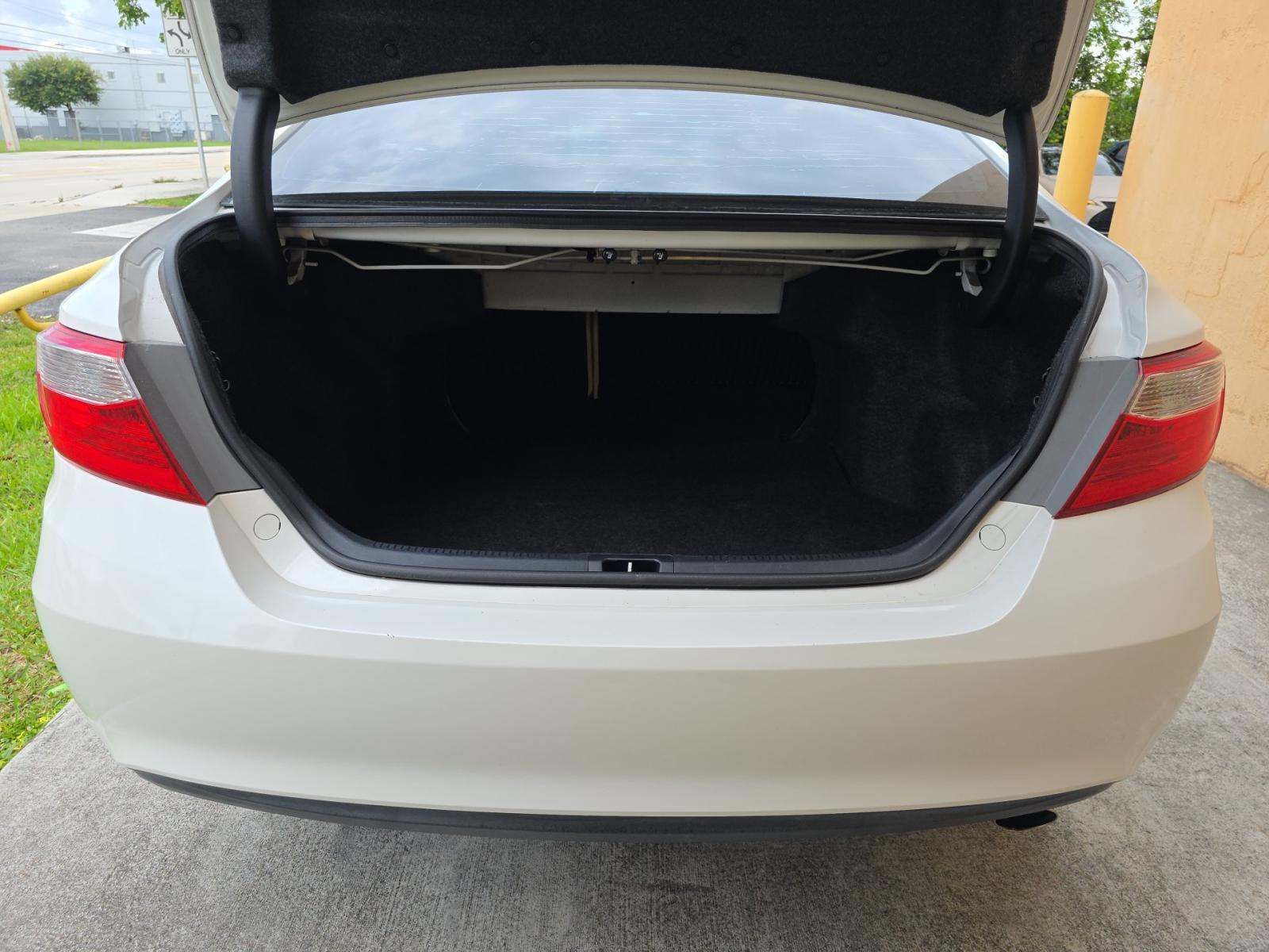2017 Toyota Camry XLE FWD