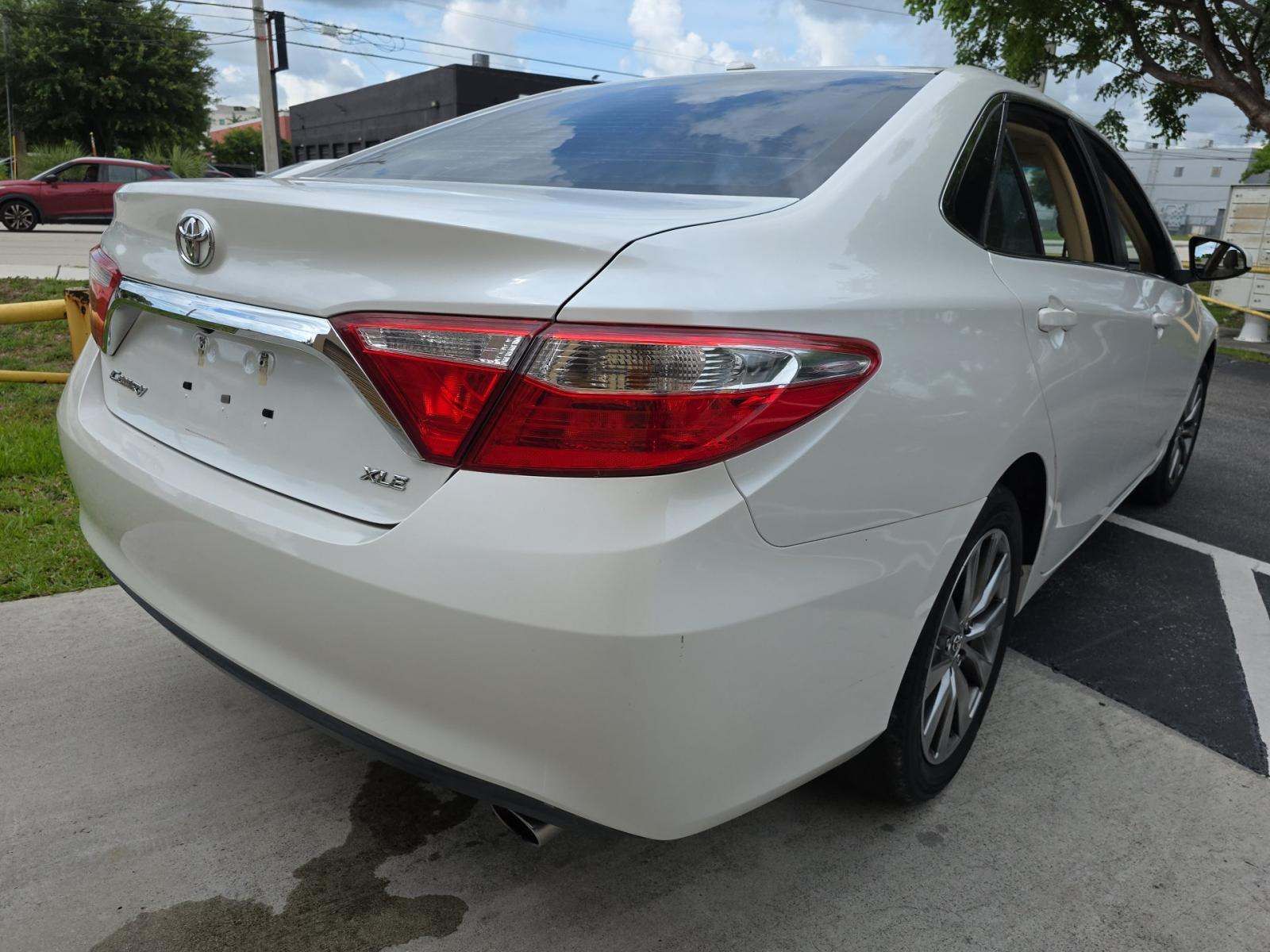 2017 Toyota Camry XLE FWD