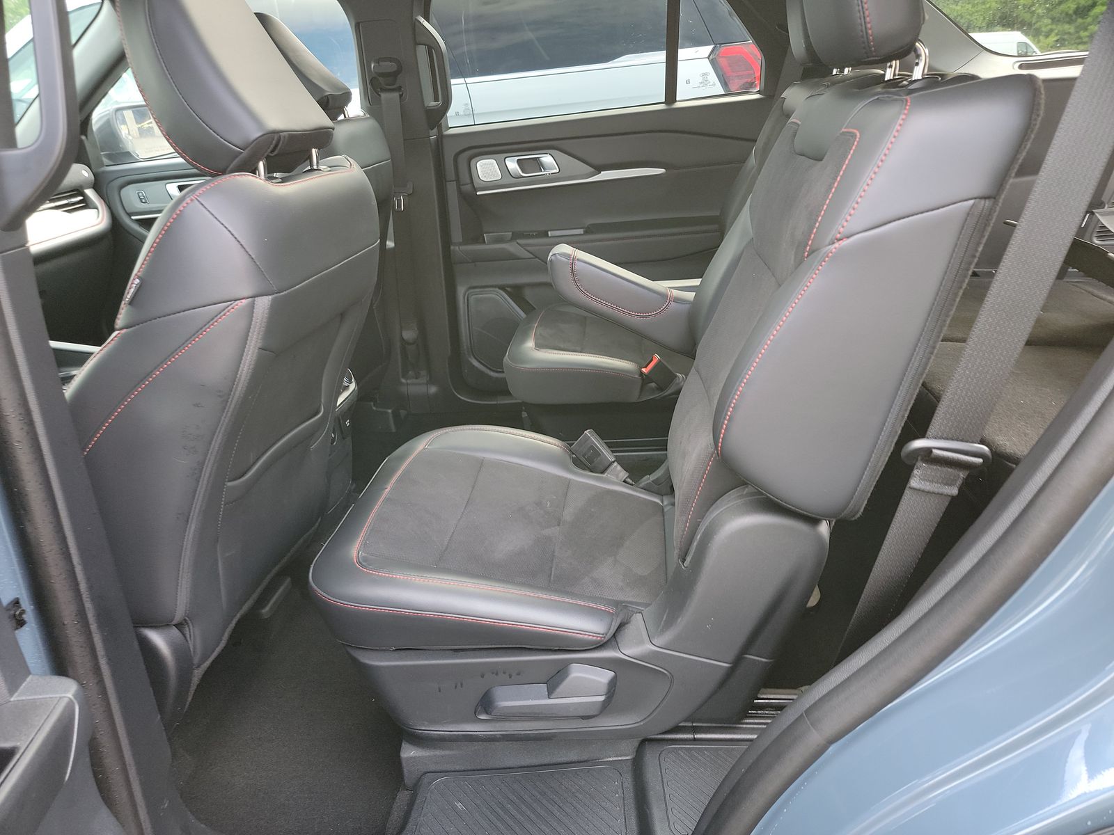 2025 Ford Explorer ST AWD