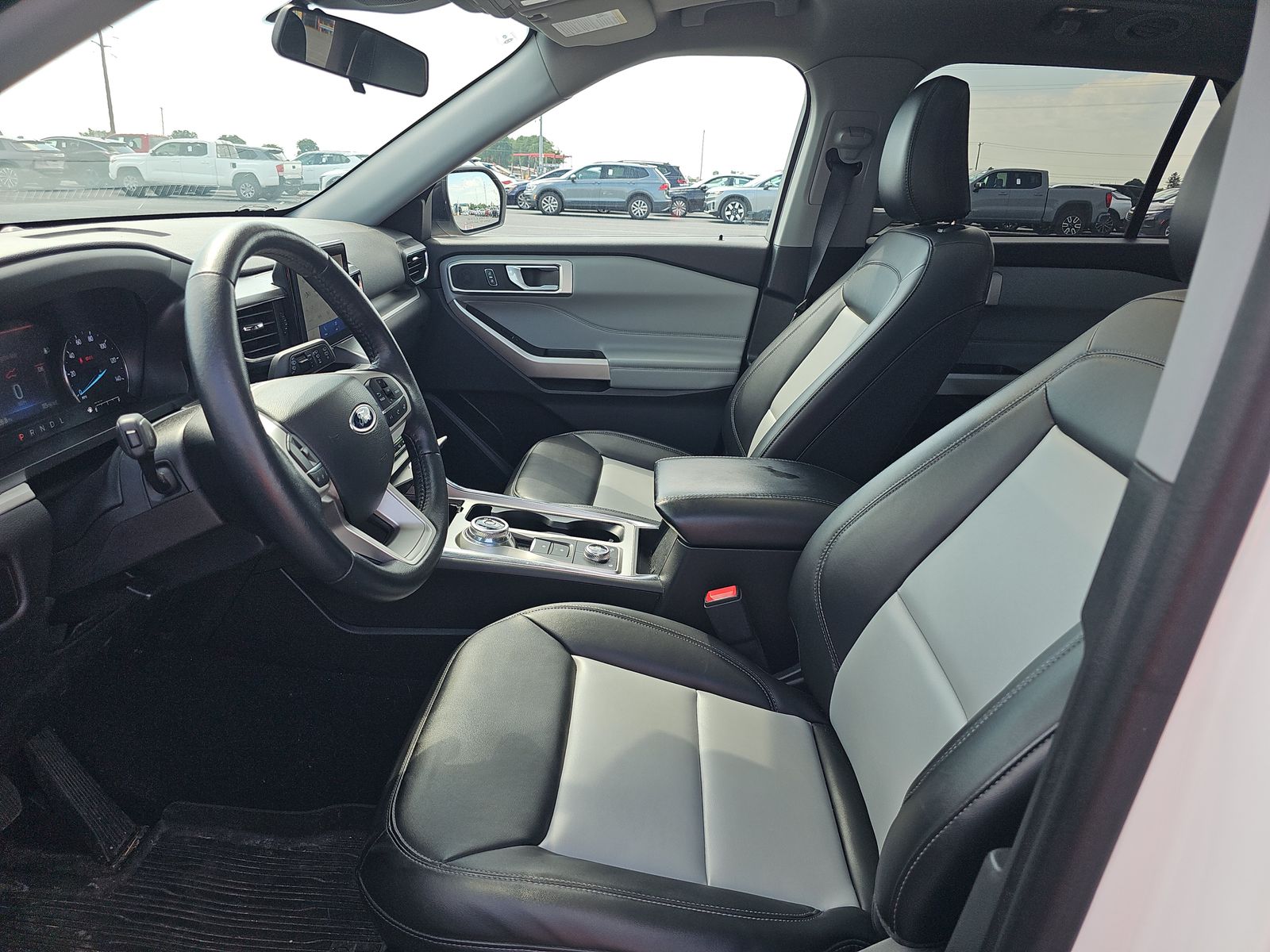 2023 Ford Explorer XLT AWD