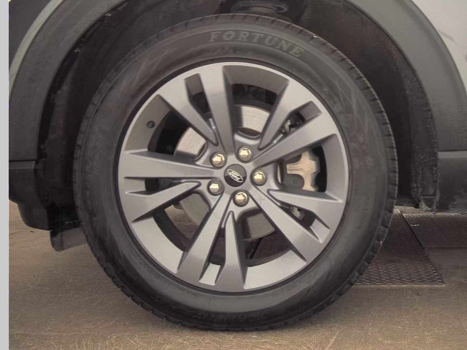 2023 Ford Explorer XLT AWD