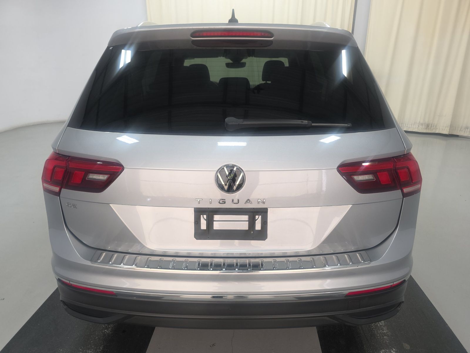 2023 Volkswagen Tiguan 2.0T SE FWD