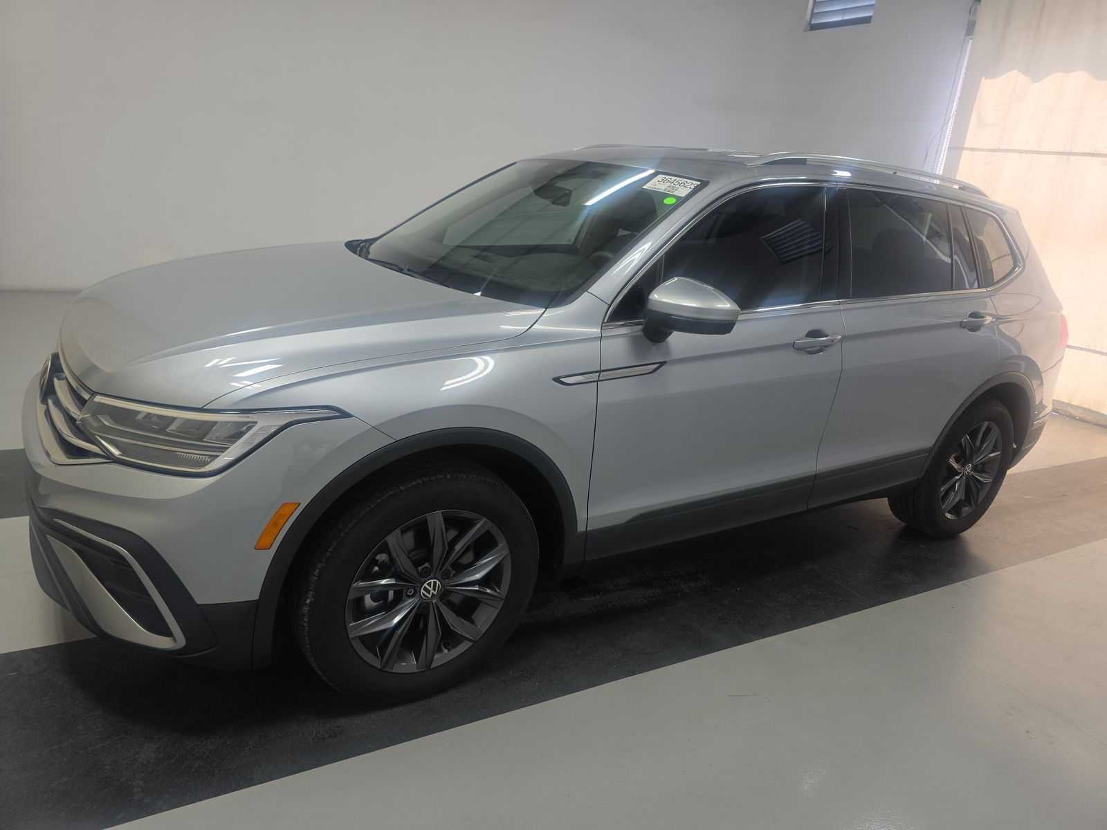 2023 Volkswagen Tiguan 2.0T SE FWD